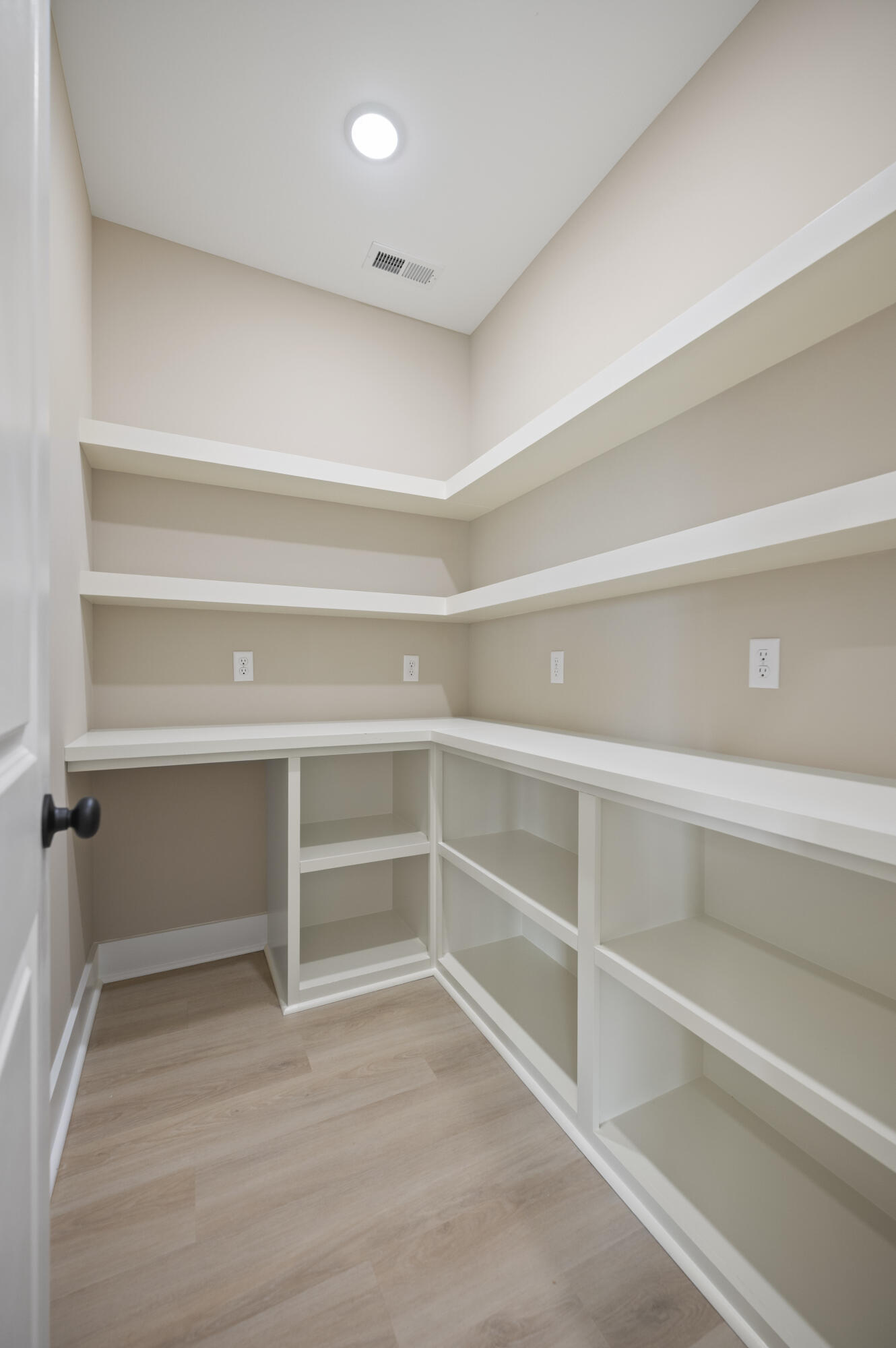 112 Cabela Drive Property Photo 18
