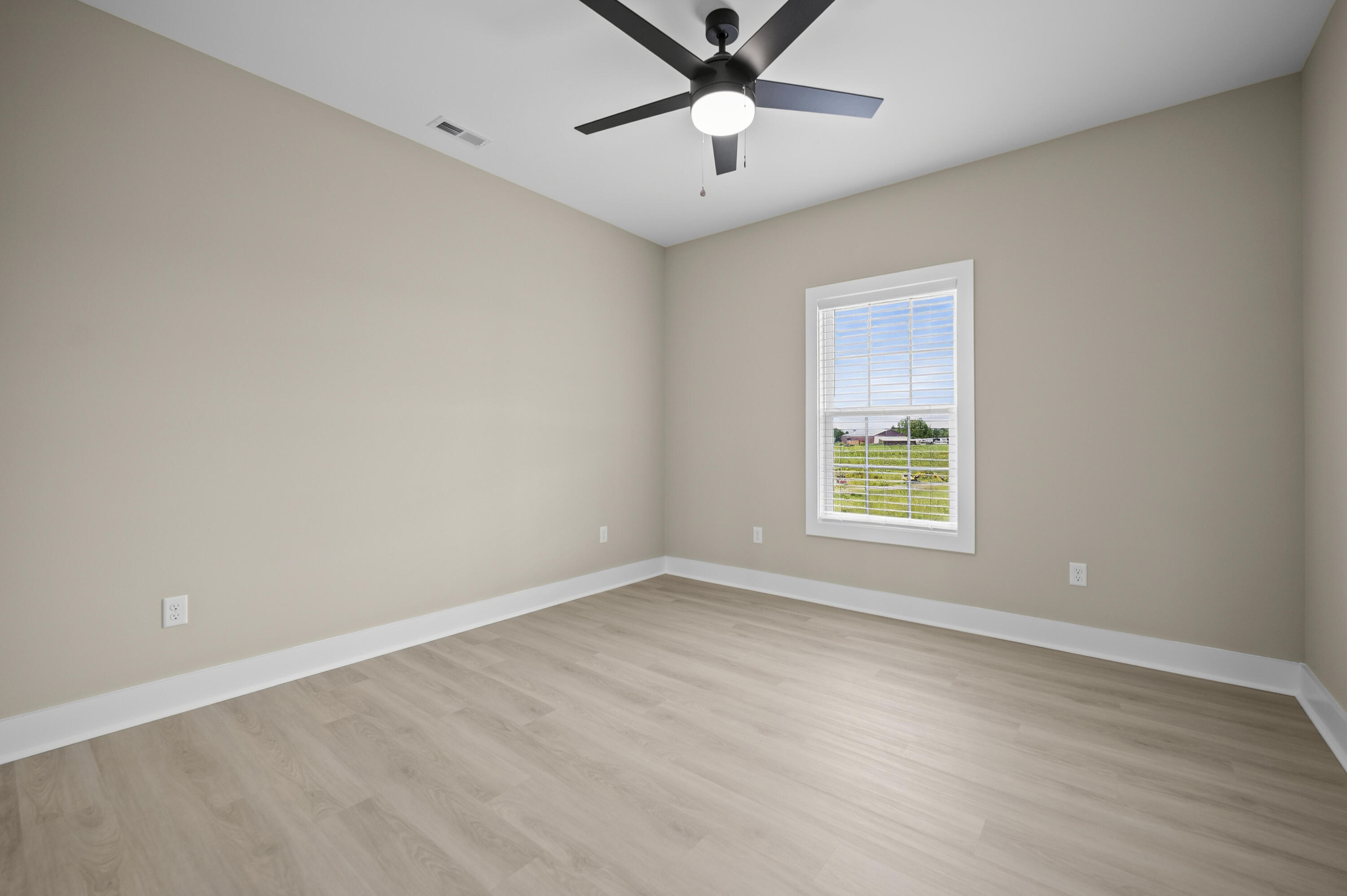 112 Cabela Drive Property Photo 27