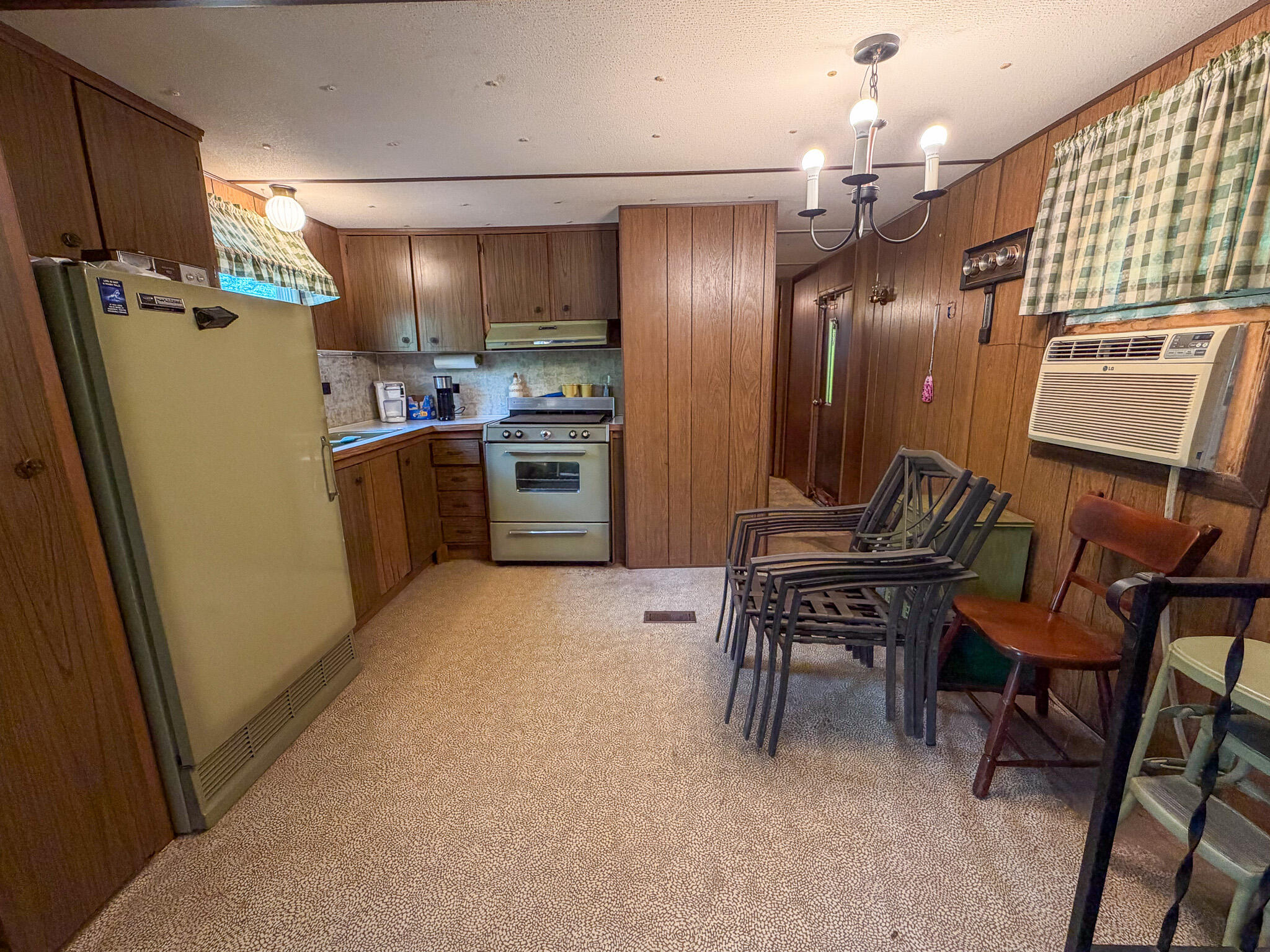 184 Hill Top Road Property Photo 8