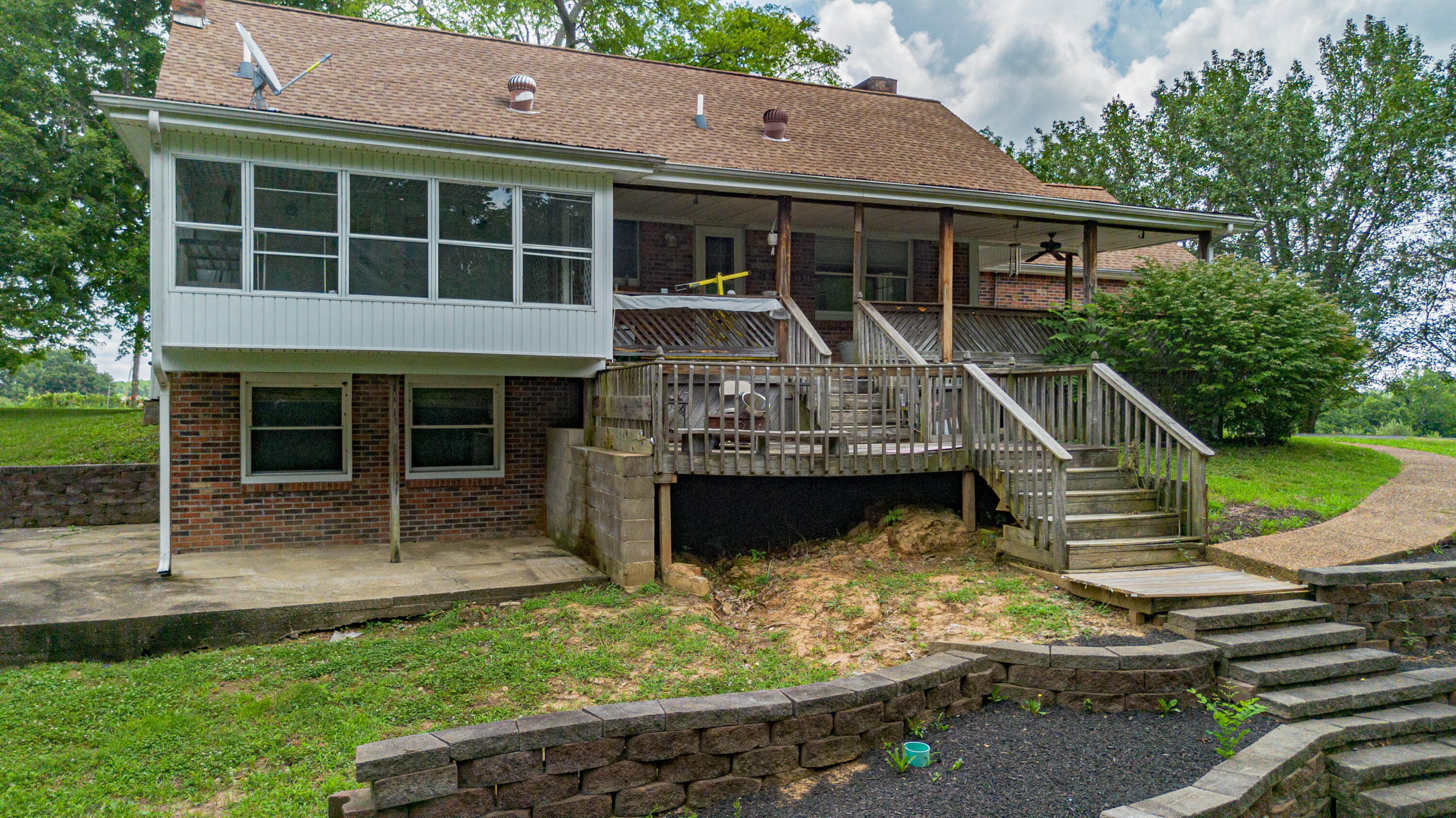 1575 Dyke Road Property Photo 8
