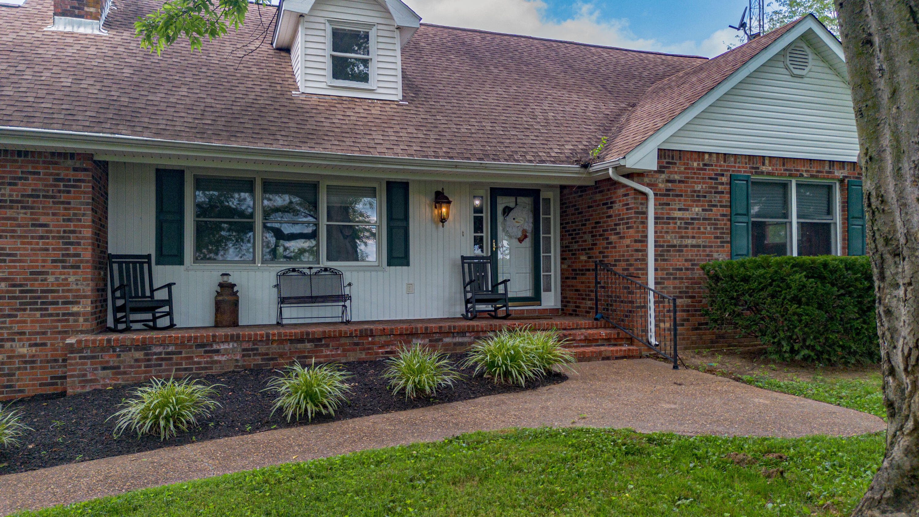 1575 Dyke Road Property Photo 10