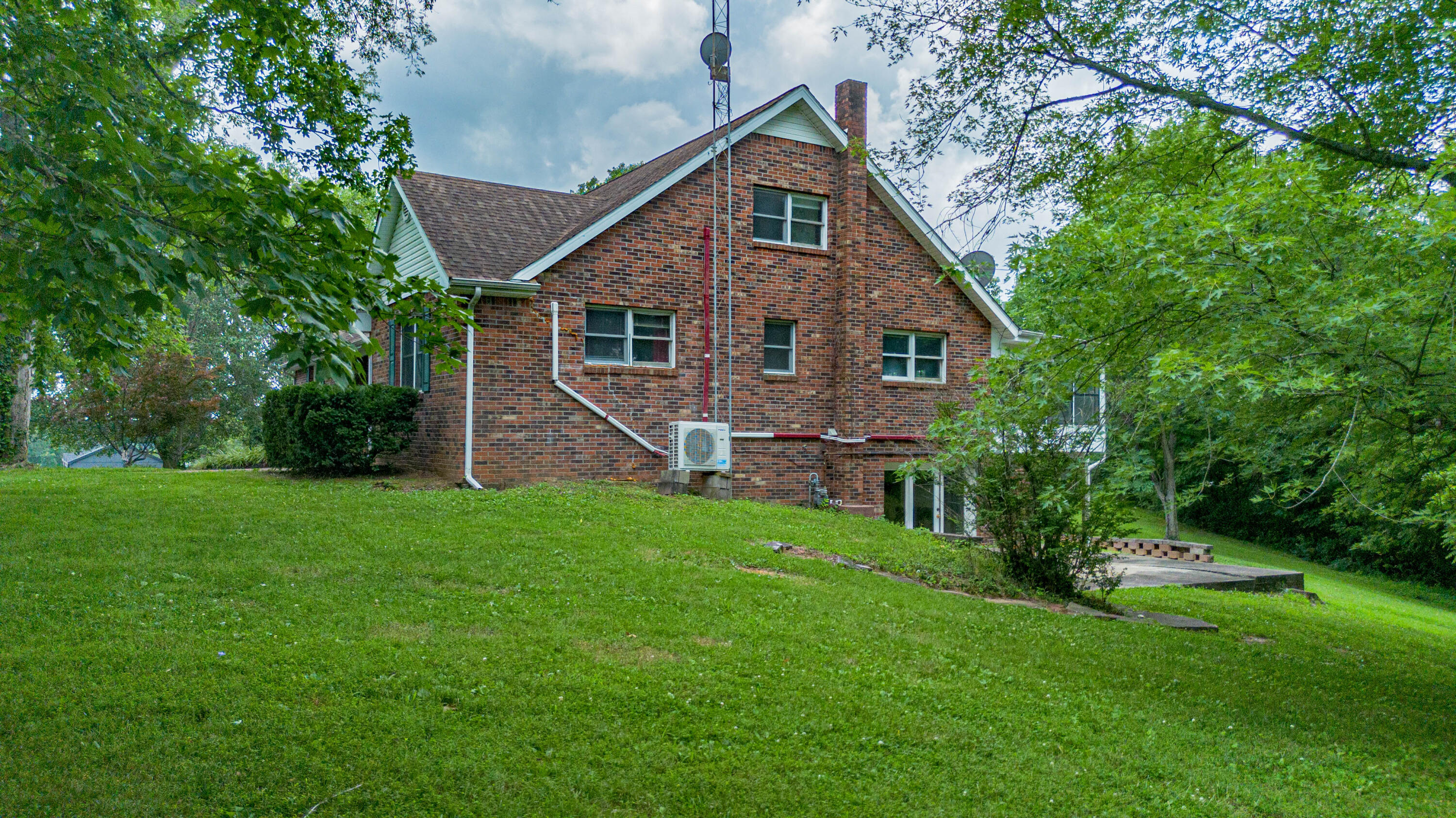 1575 Dyke Road Property Photo 11