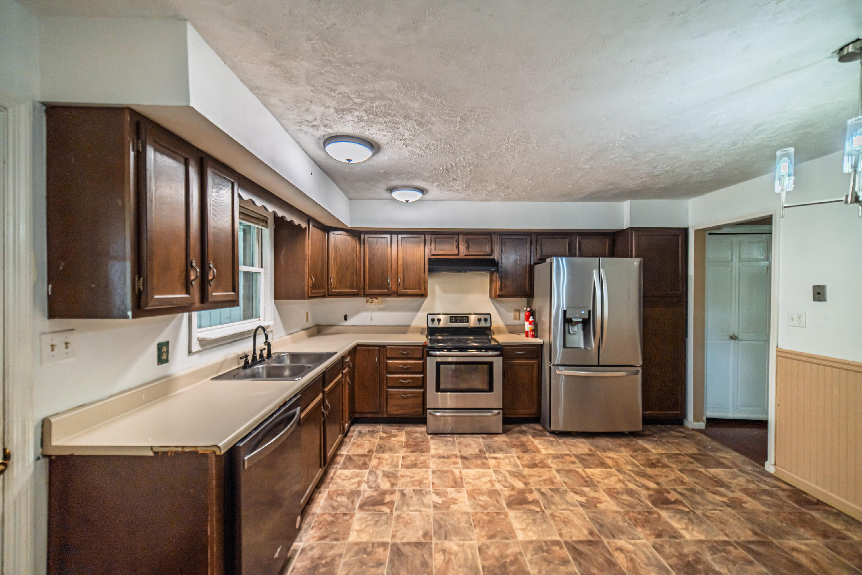 1575 Dyke Road Property Photo 21