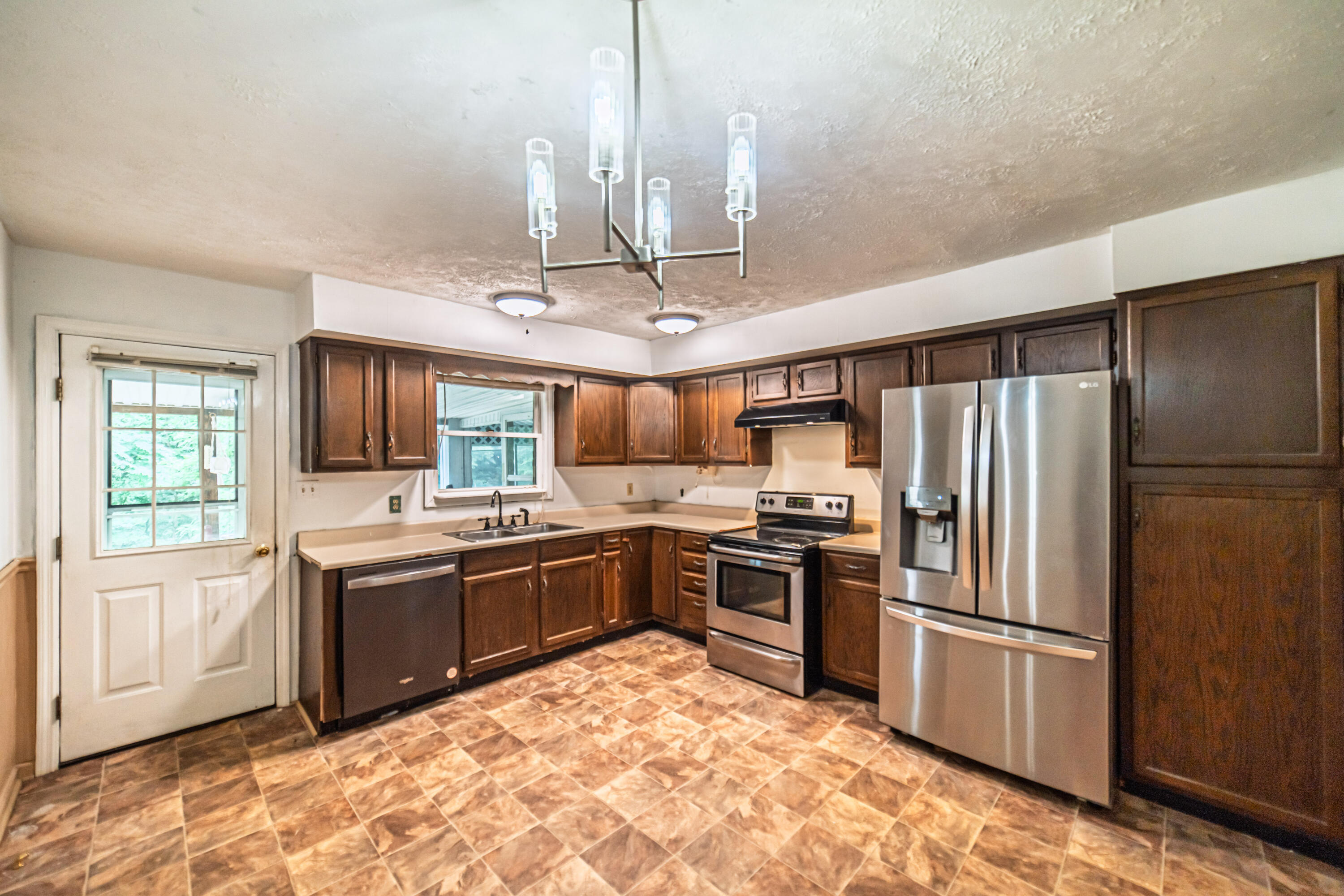 1575 Dyke Road Property Photo 23