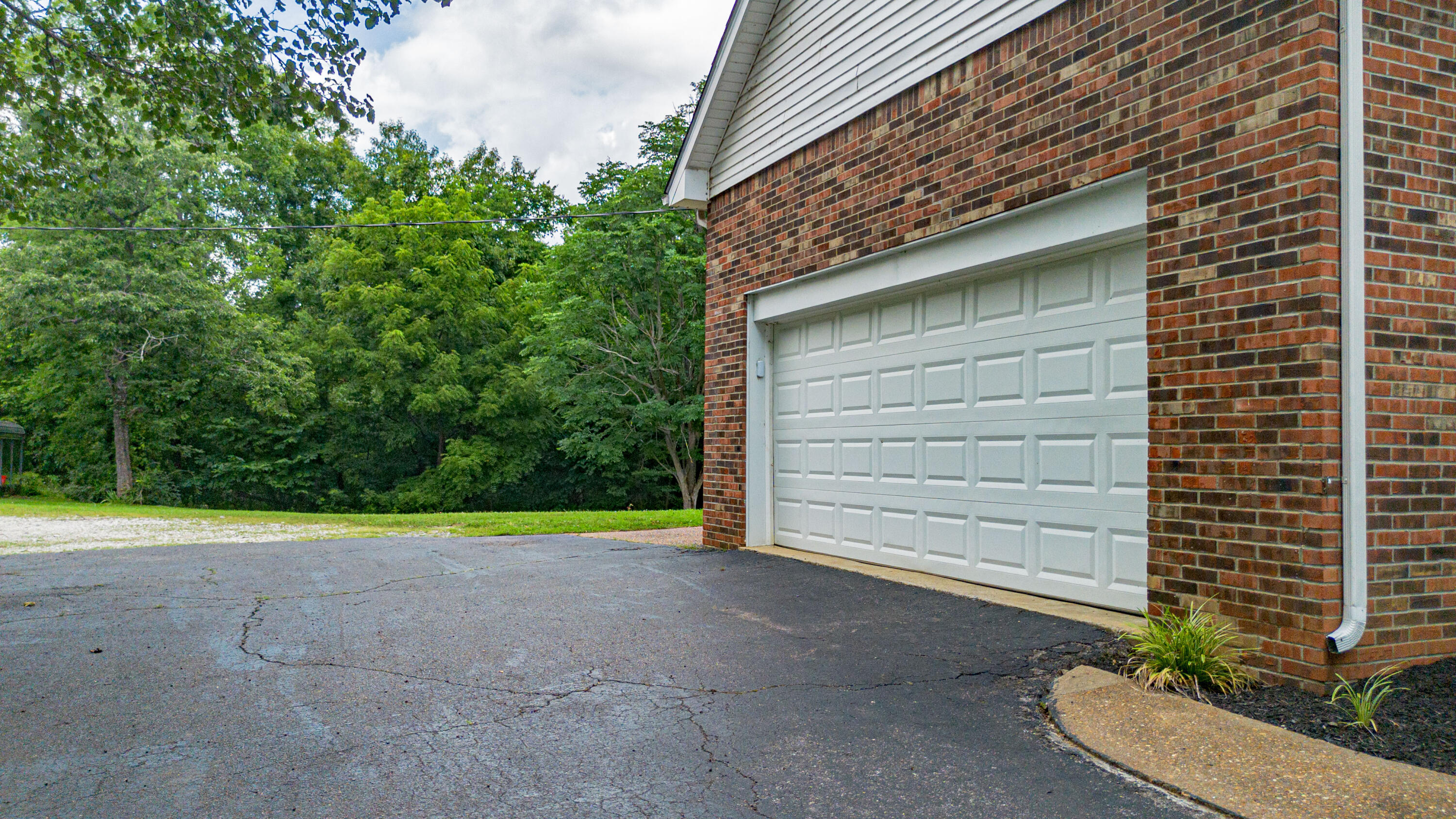 1575 Dyke Road Property Photo 29