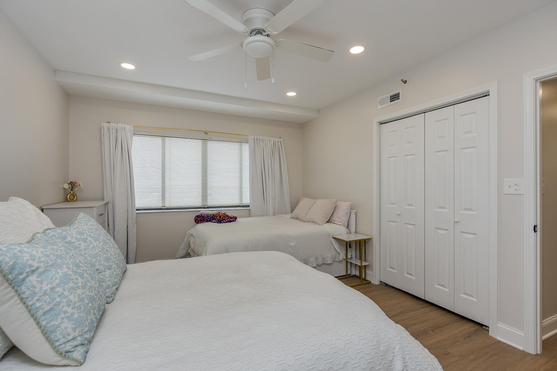 355 S Broadway 604 Property Photo 16