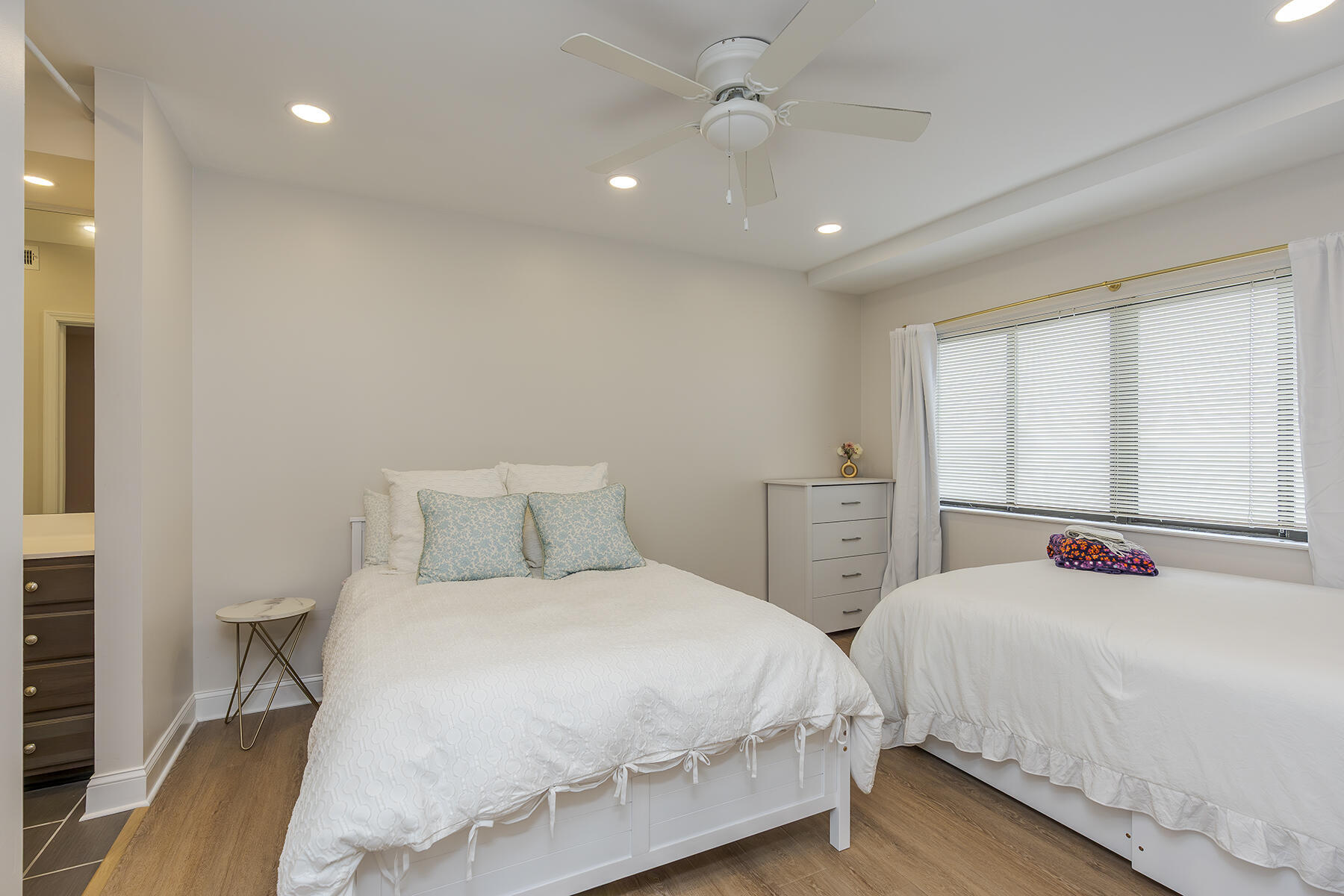 355 S Broadway 604 Property Photo 17
