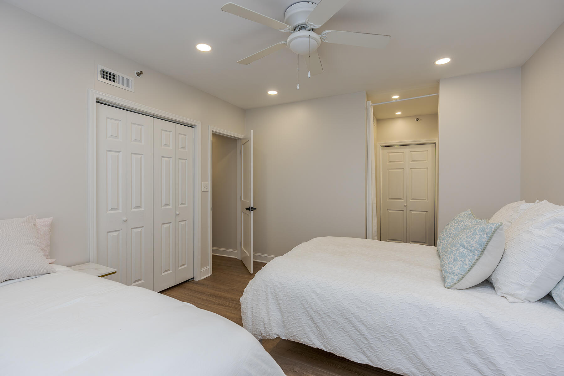 355 S Broadway 604 Property Photo 18