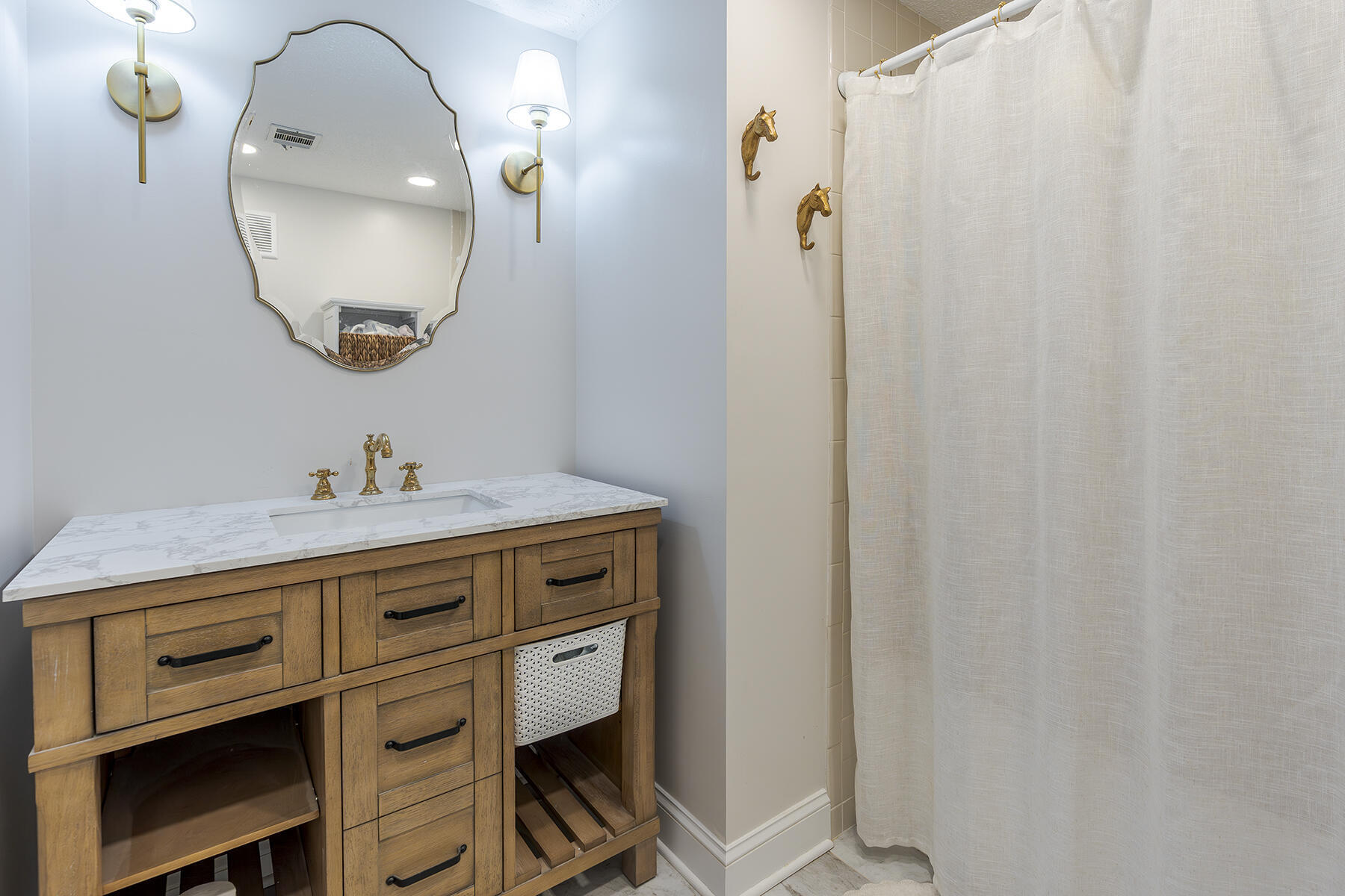 355 S Broadway 604 Property Photo 23