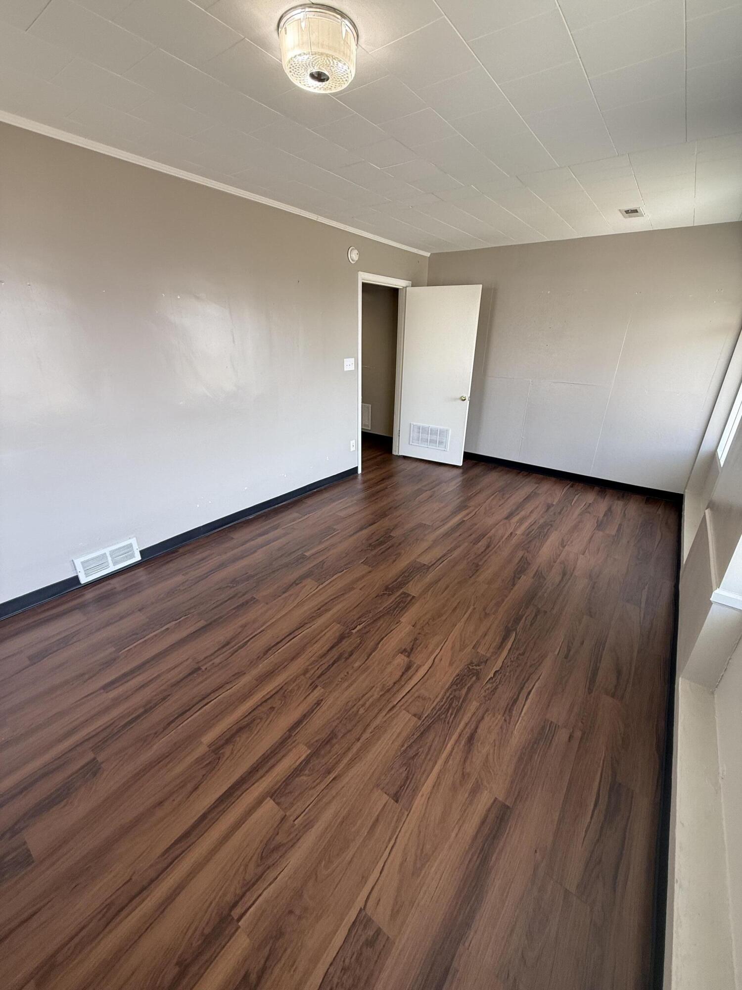 5 N Bloomfield Road Property Photo 7