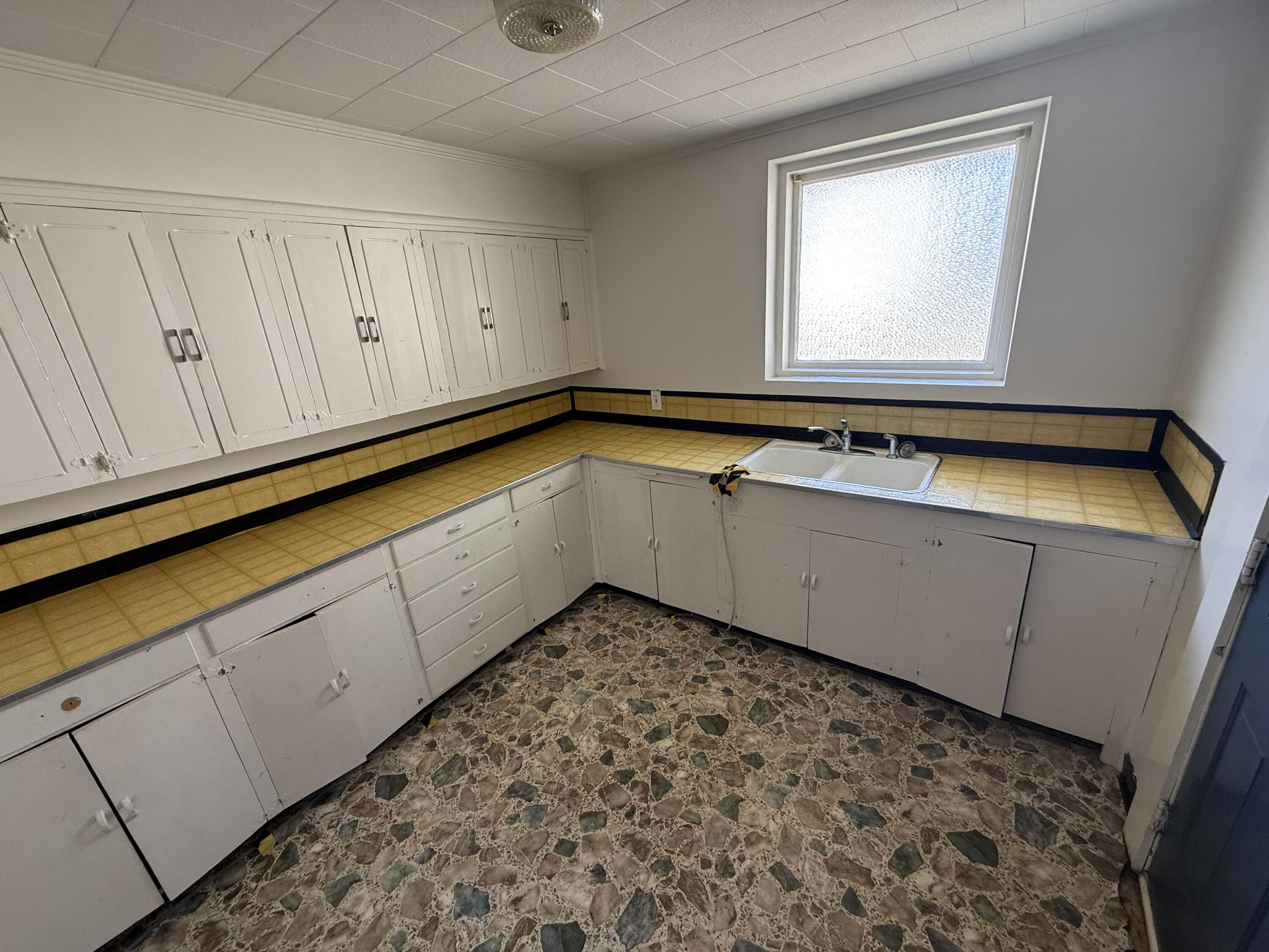 5 N Bloomfield Road Property Photo 10