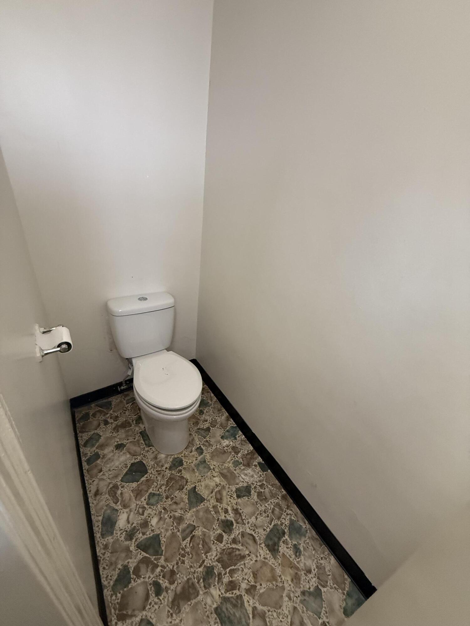 5 N Bloomfield Road Property Photo 13