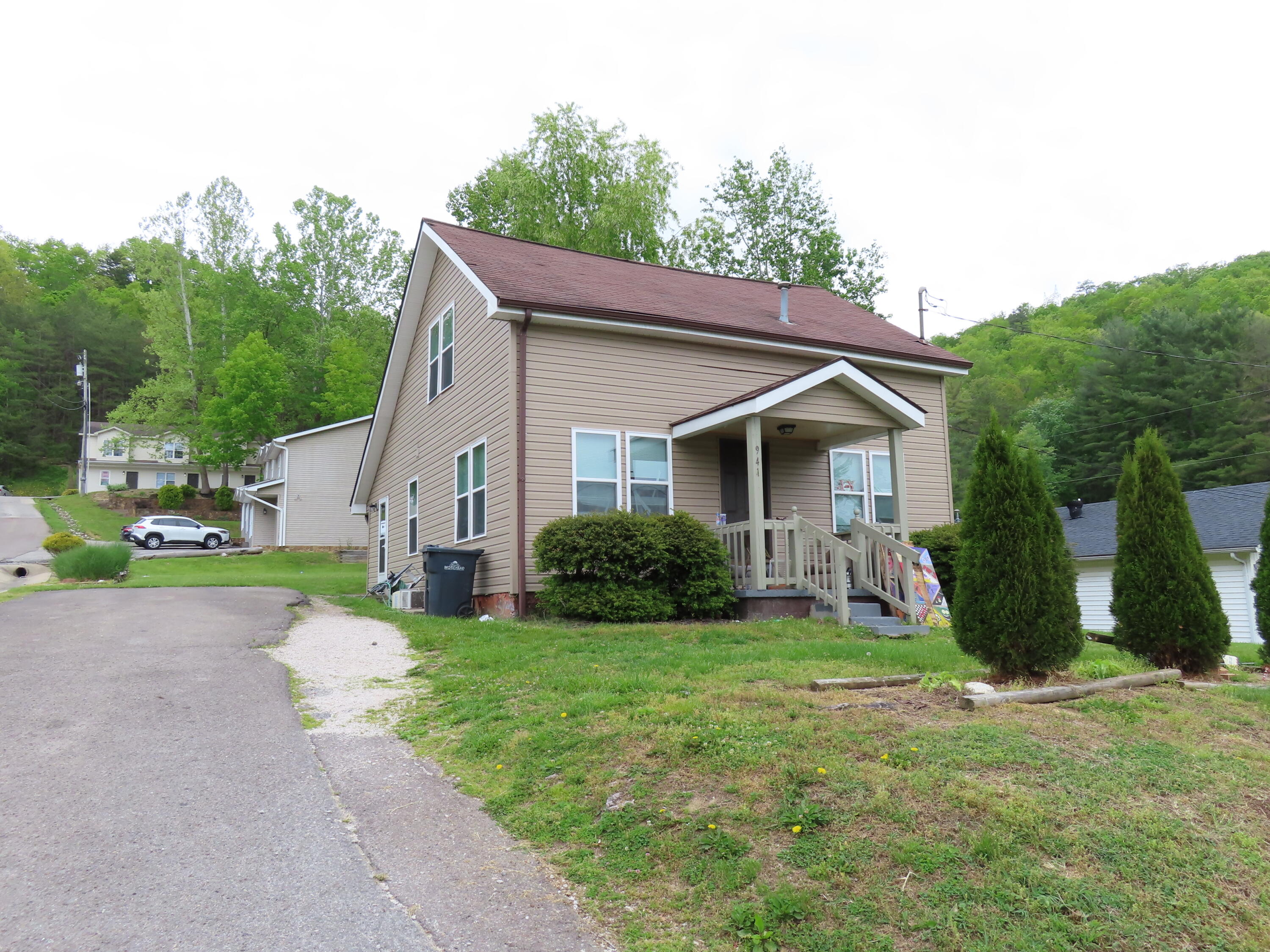 939 Piedmont Street Property Photo 6