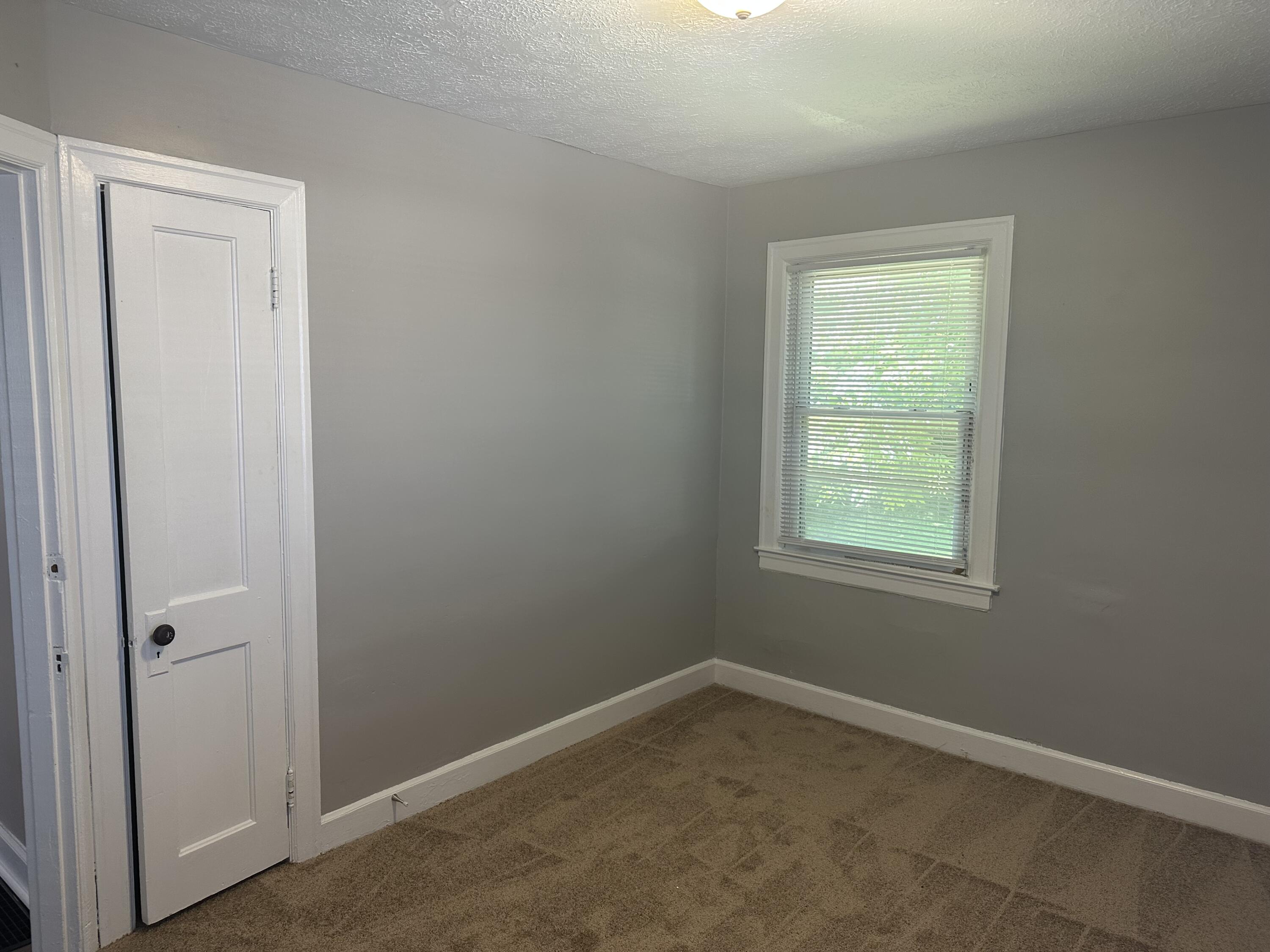 148 Fairlawn Avenue Property Photo 6