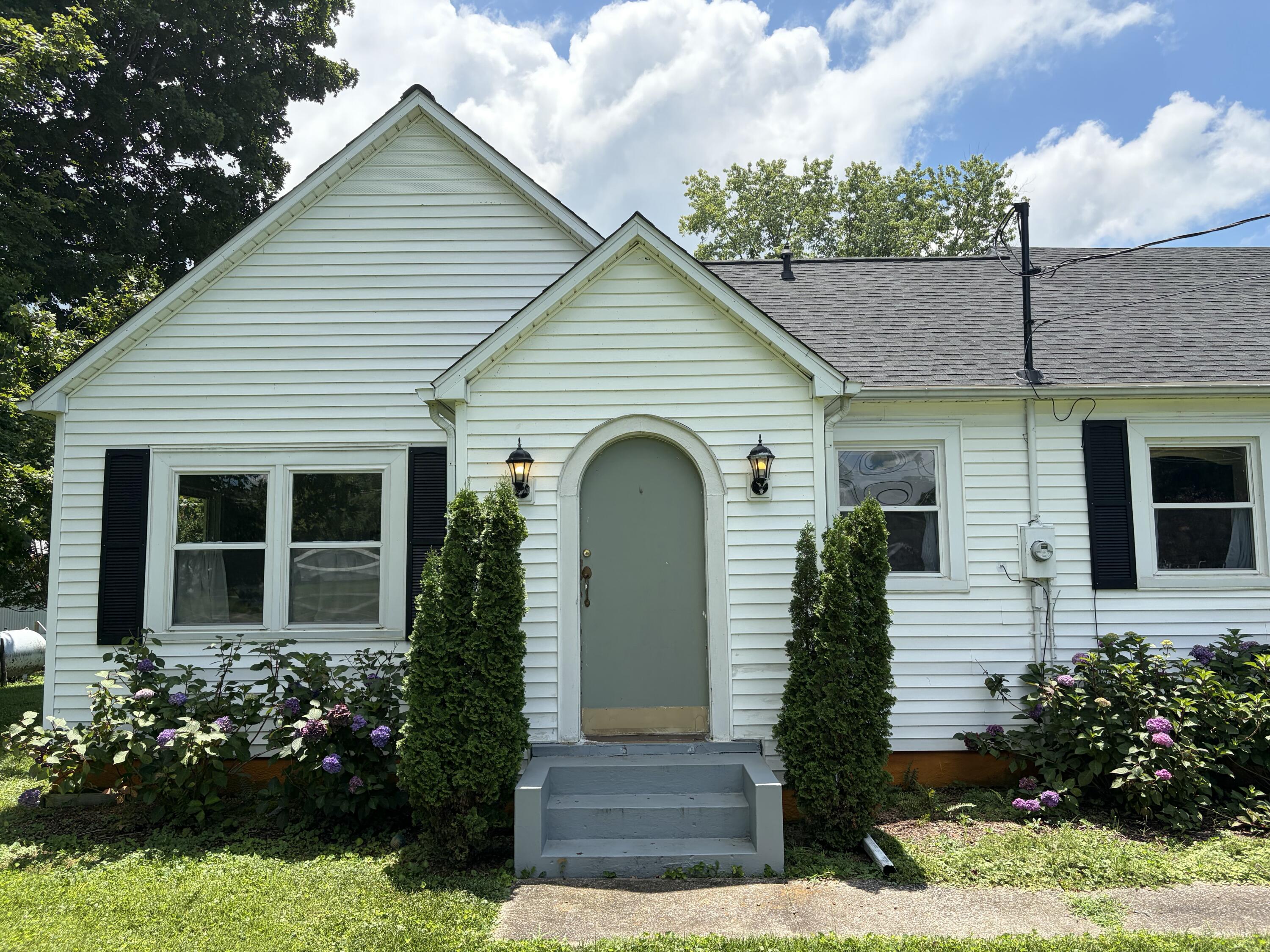 1674 Us-60 Property Photo 2