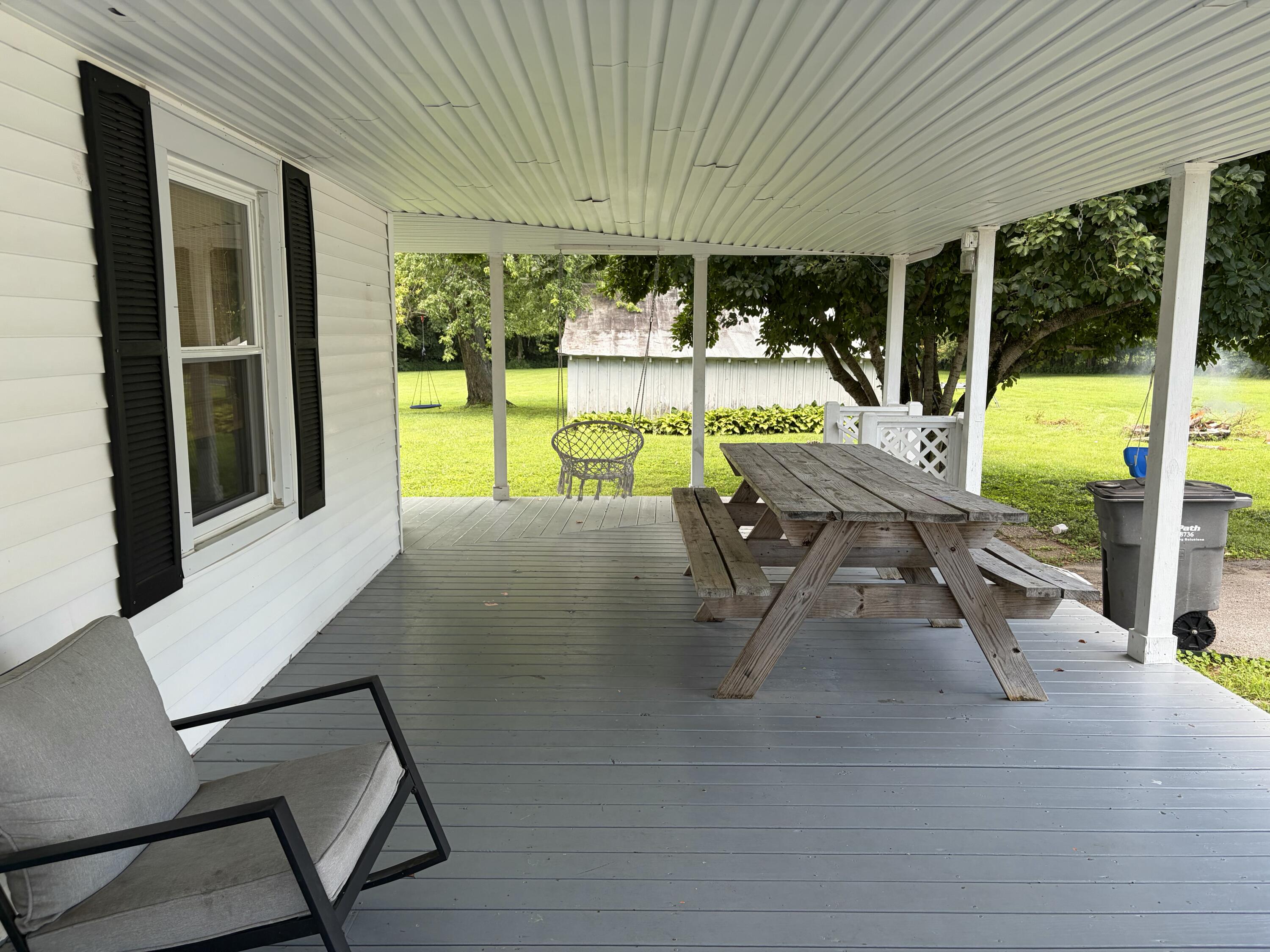 1674 Us-60 Property Photo 5