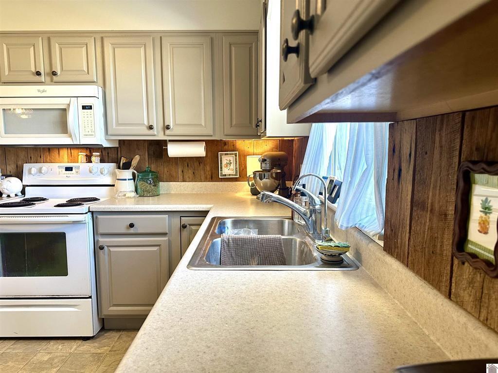 1674 Us-60 Property Photo 20