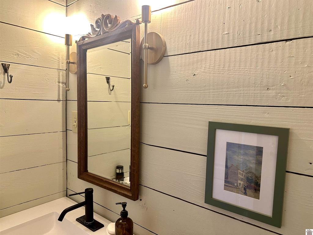 1674 Us-60 Property Photo 26