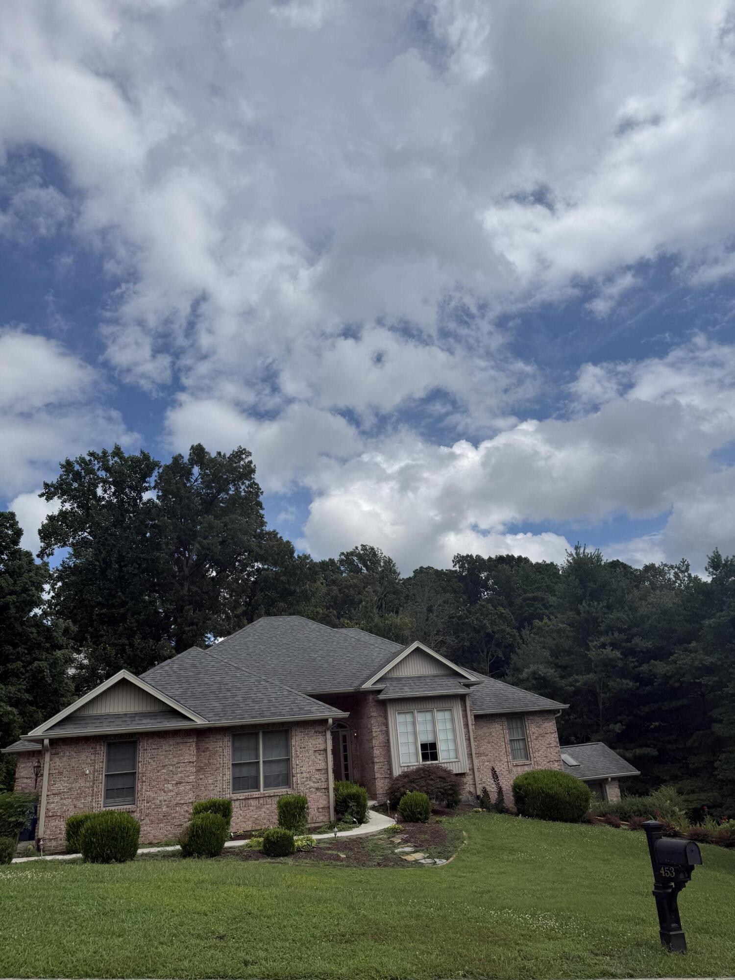 453 Water Cliff Drive Property Photo 3