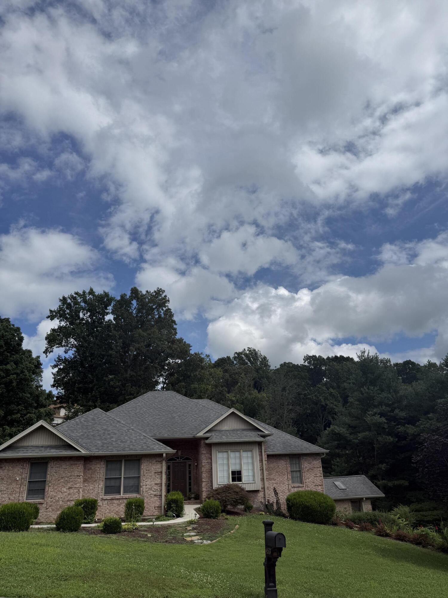 453 Water Cliff Drive Property Photo 4
