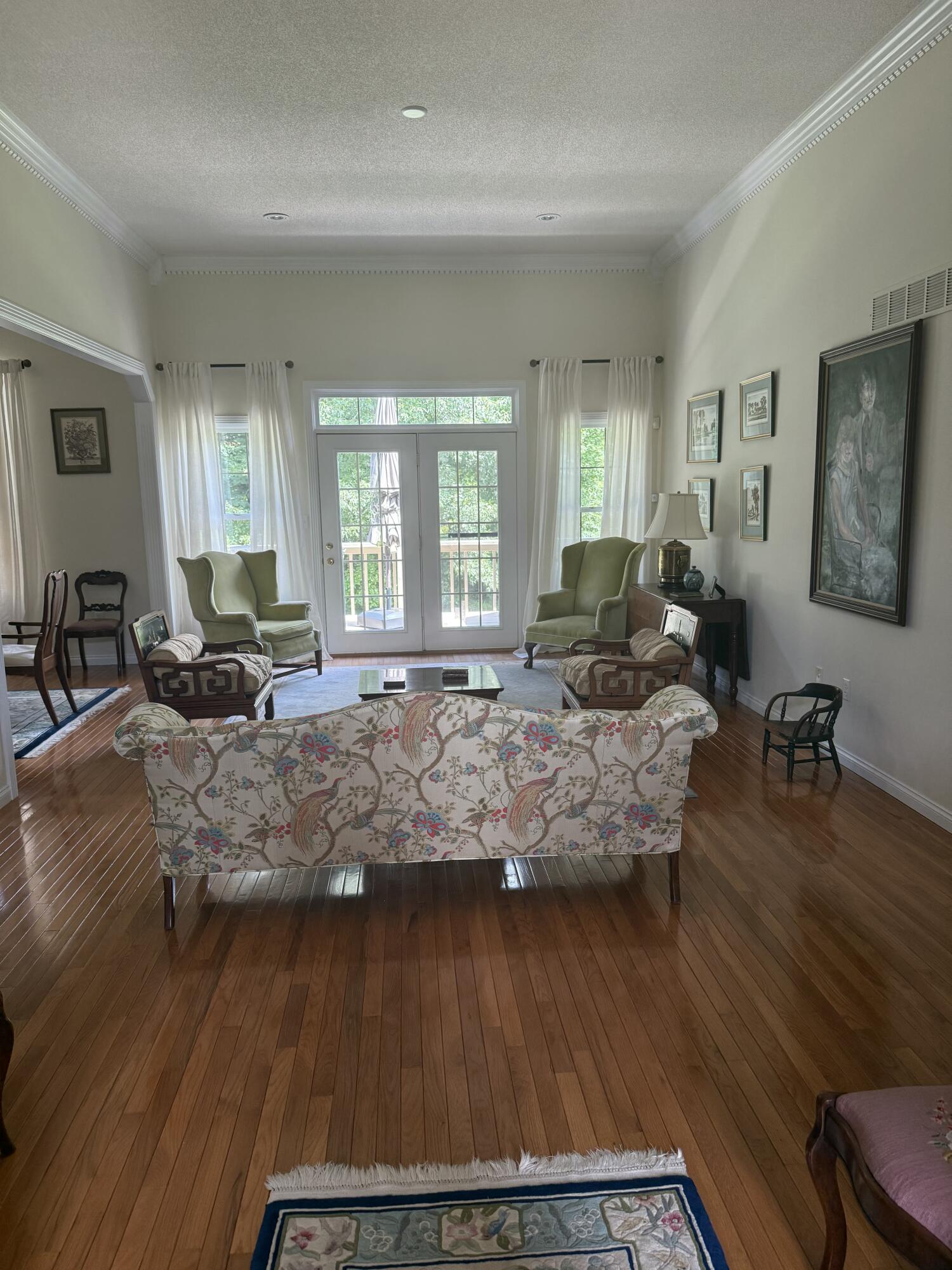 453 Water Cliff Drive Property Photo 6
