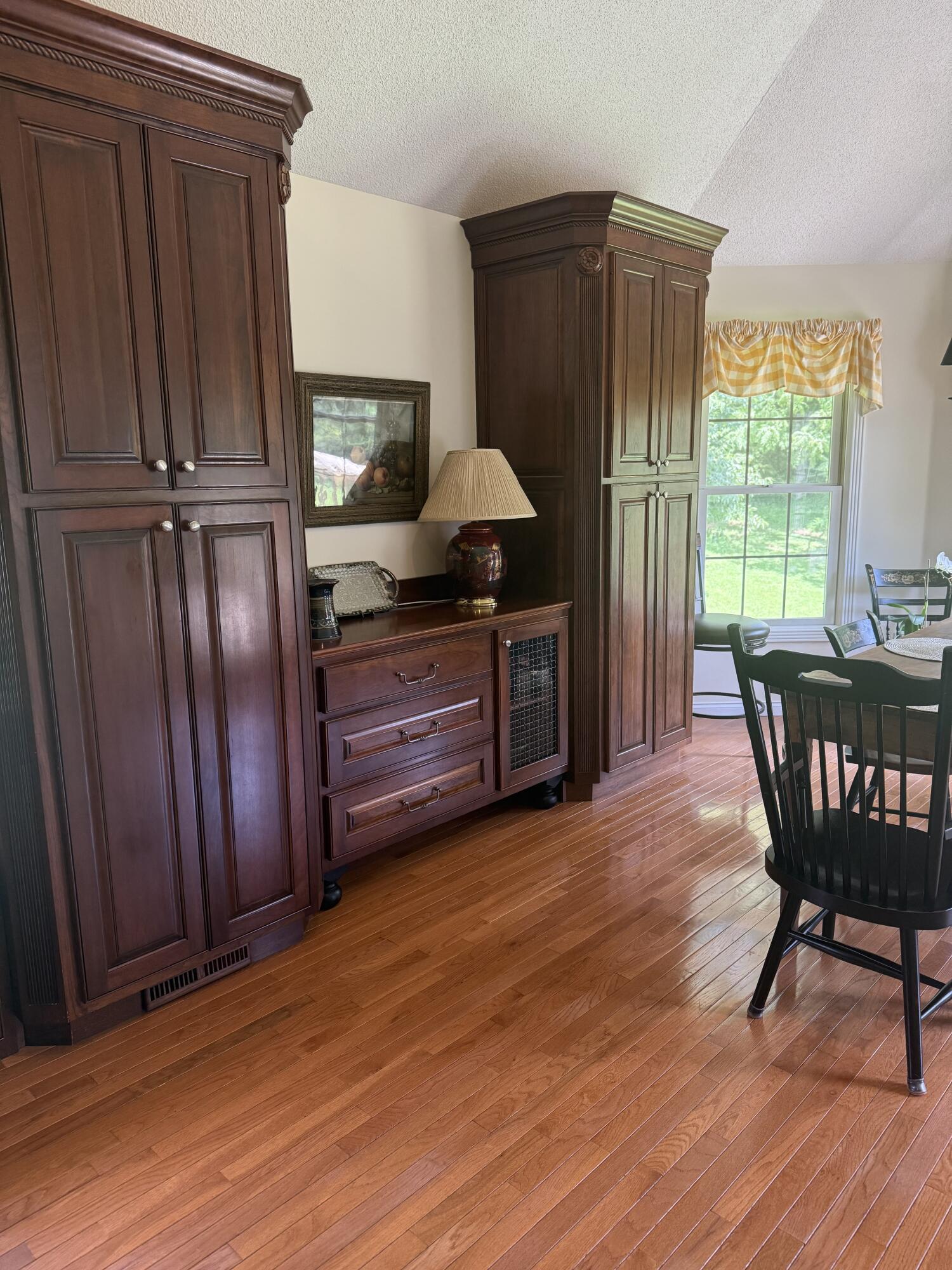 453 Water Cliff Drive Property Photo 9