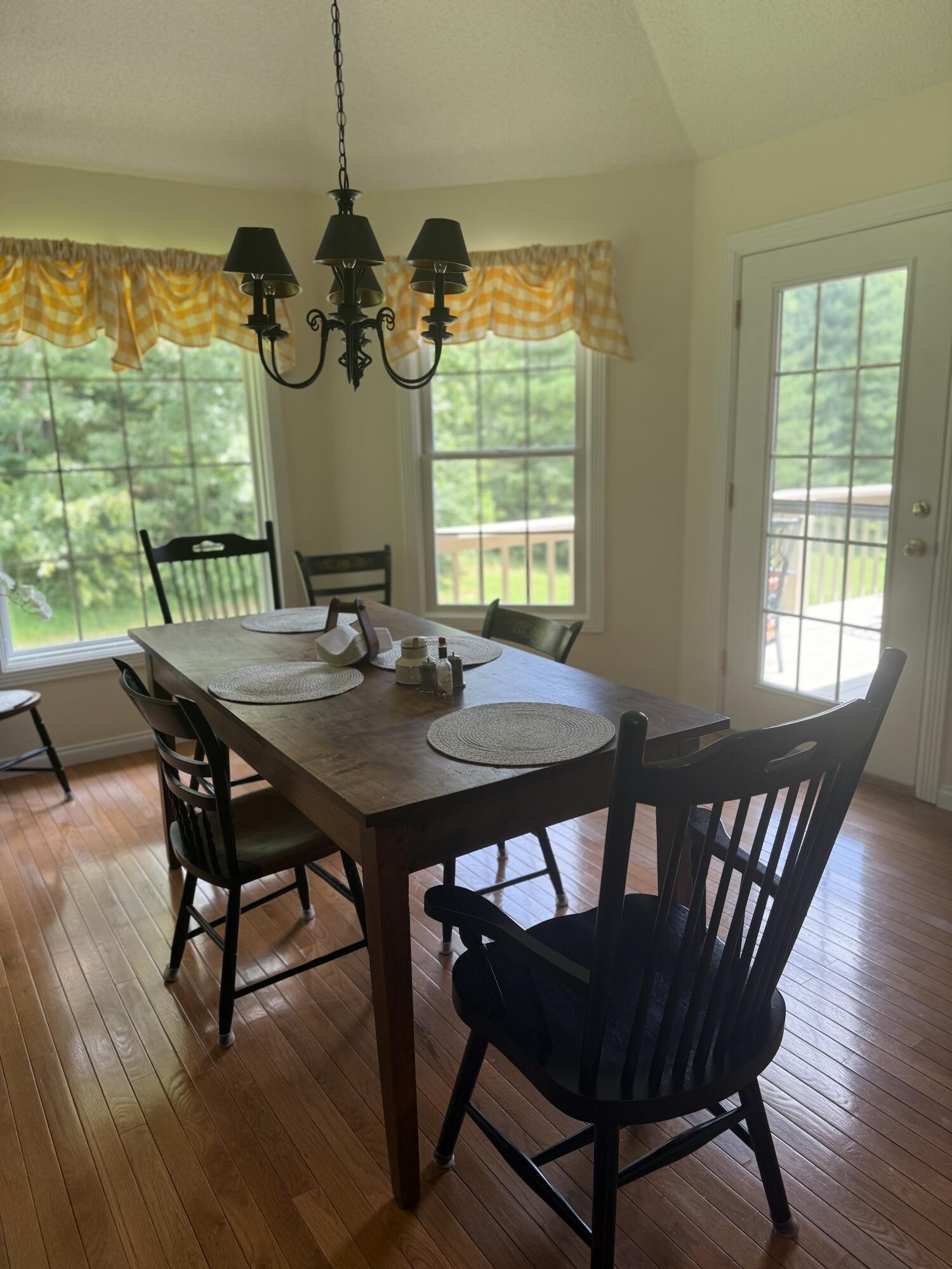 453 Water Cliff Drive Property Photo 16