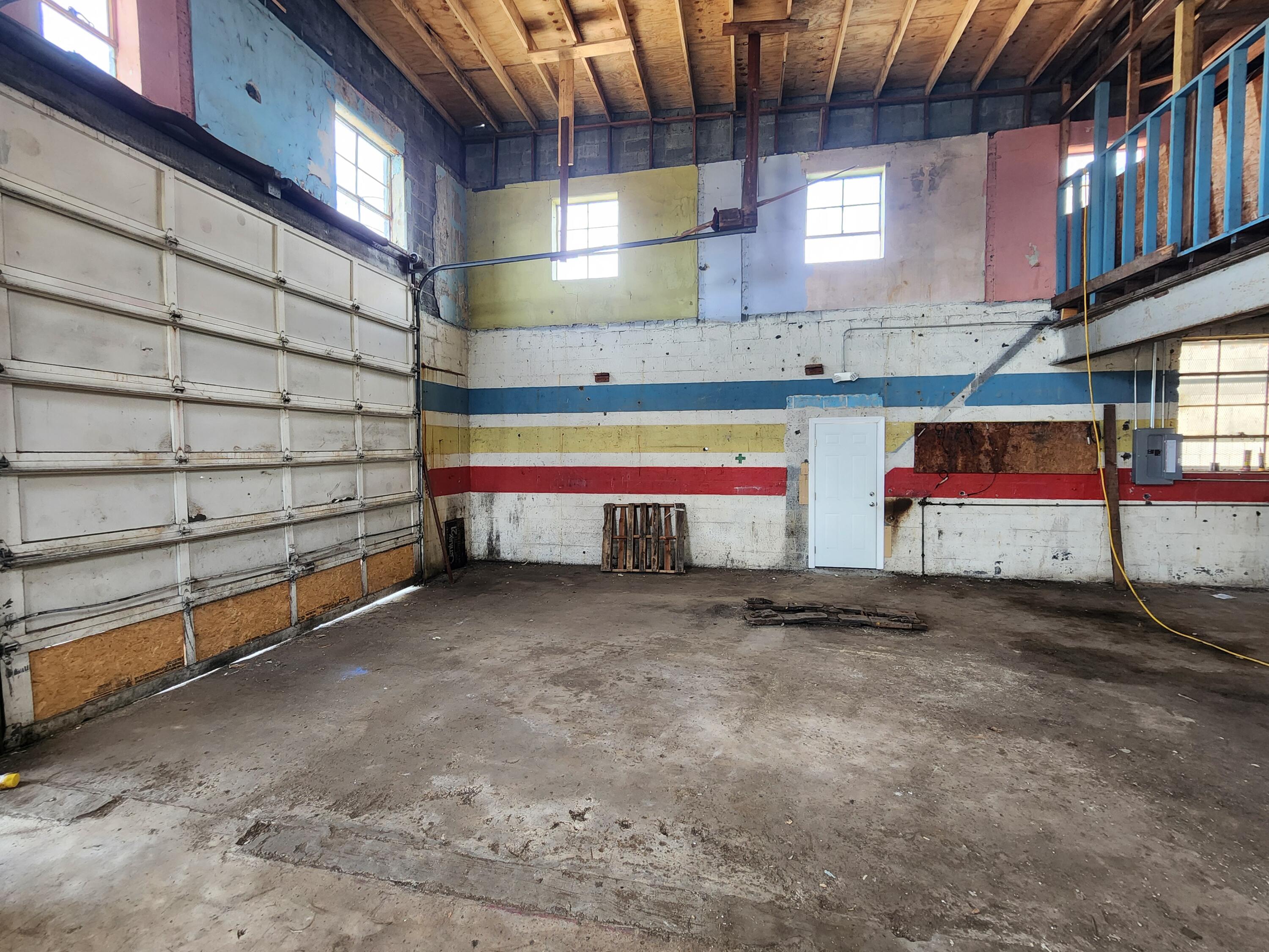 315 E 4th Street Property Photo 6