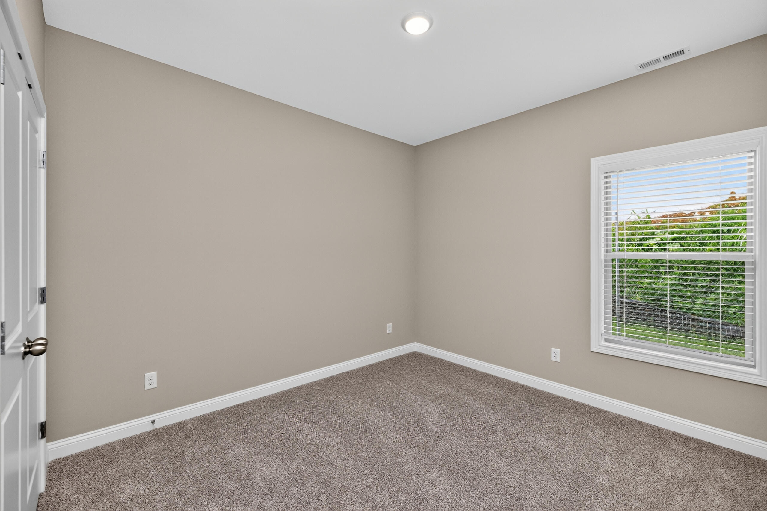 529 Shropshire Avenue Property Photo 17