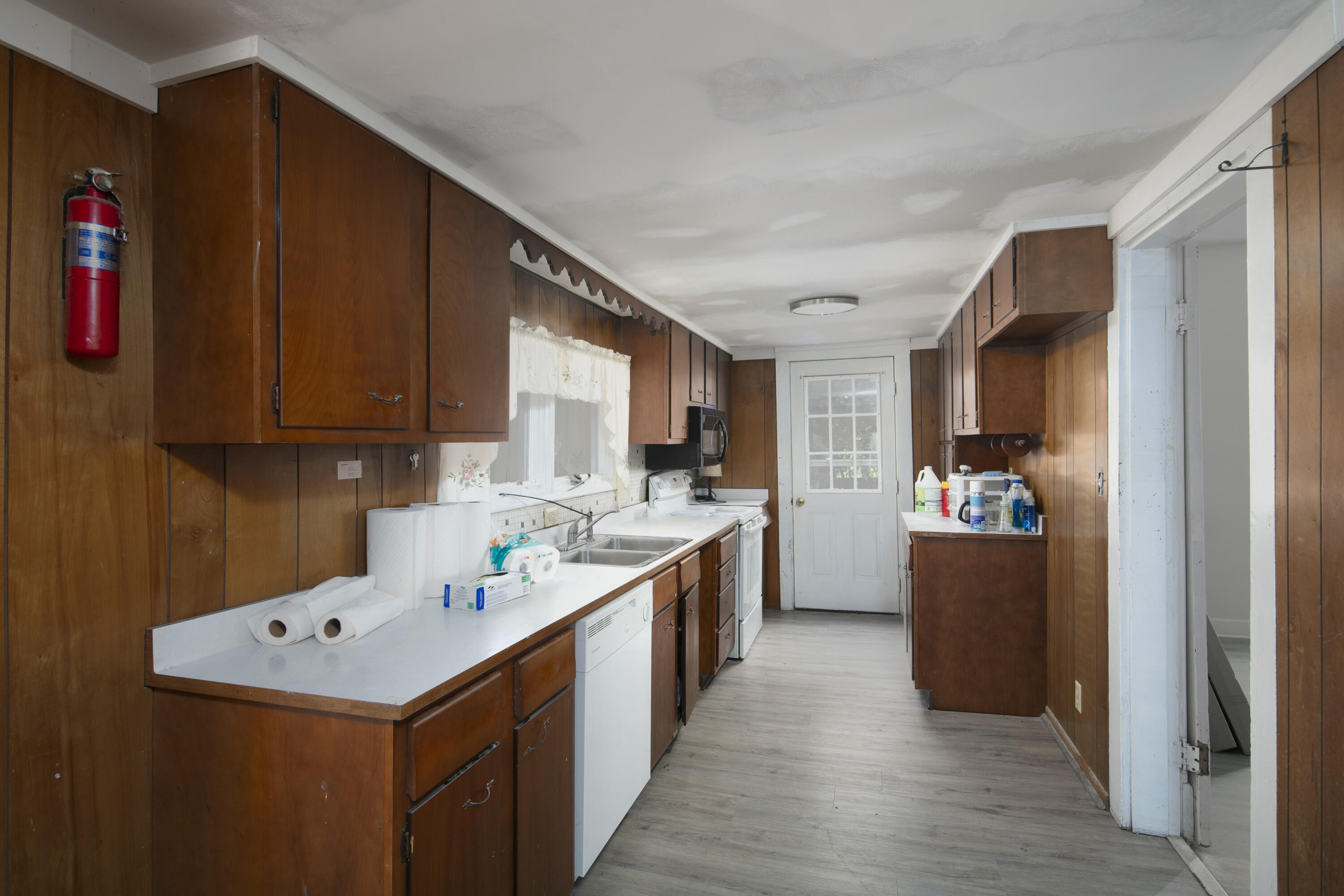 4603 Paris Road Property Photo 4