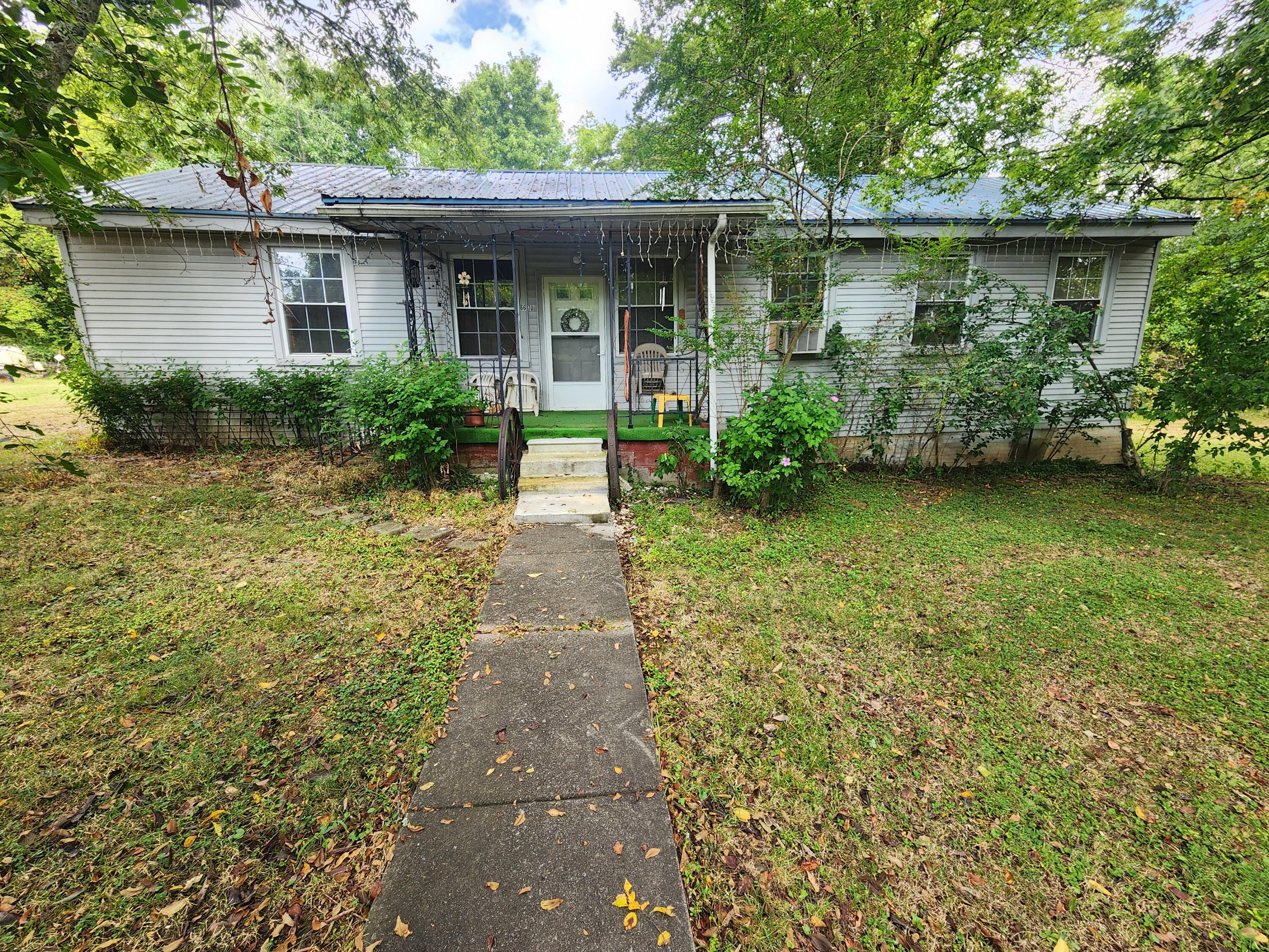 6670 Newstead Road Property Photo 1