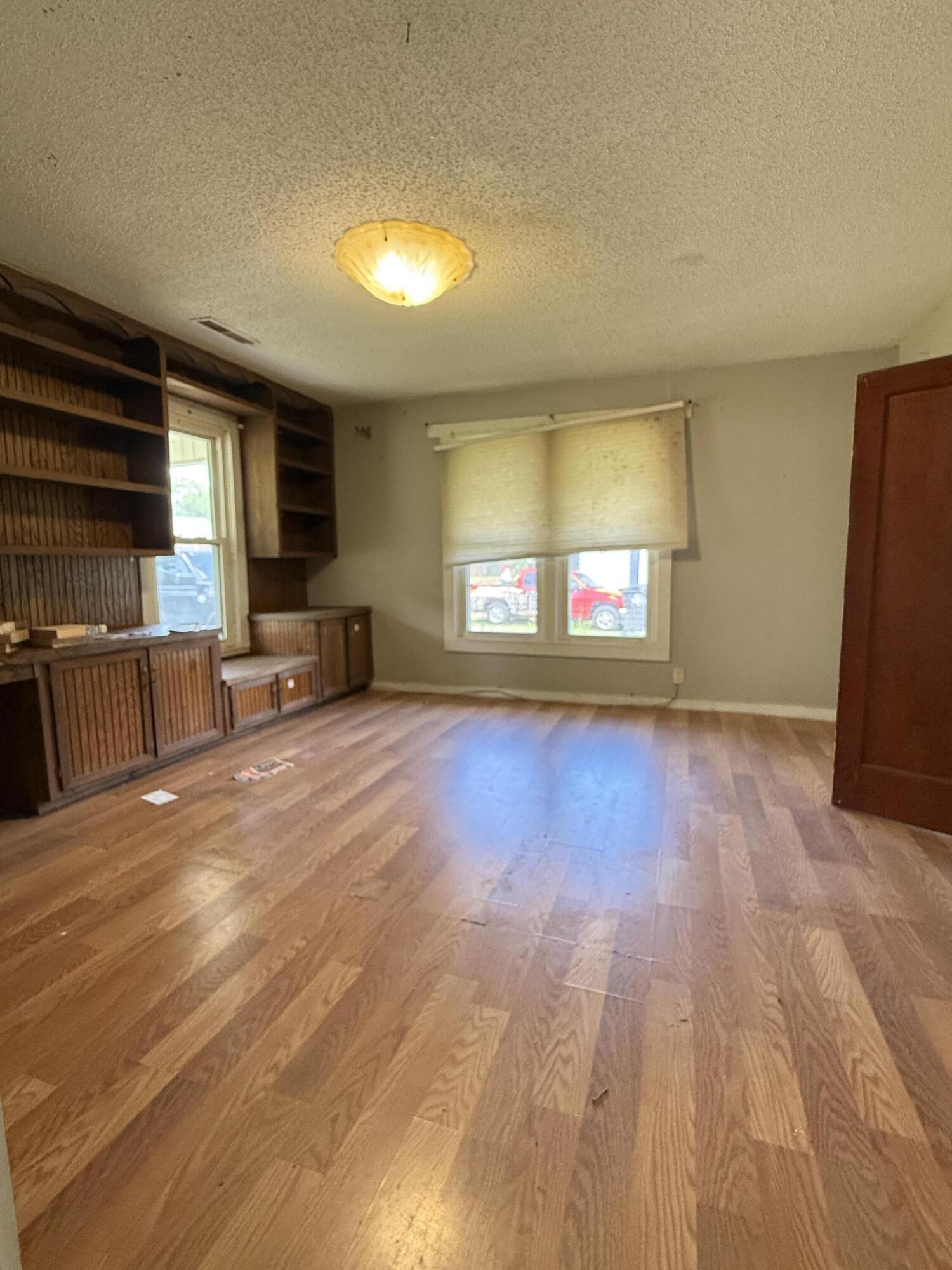 203 Gilbert Street Property Photo 6