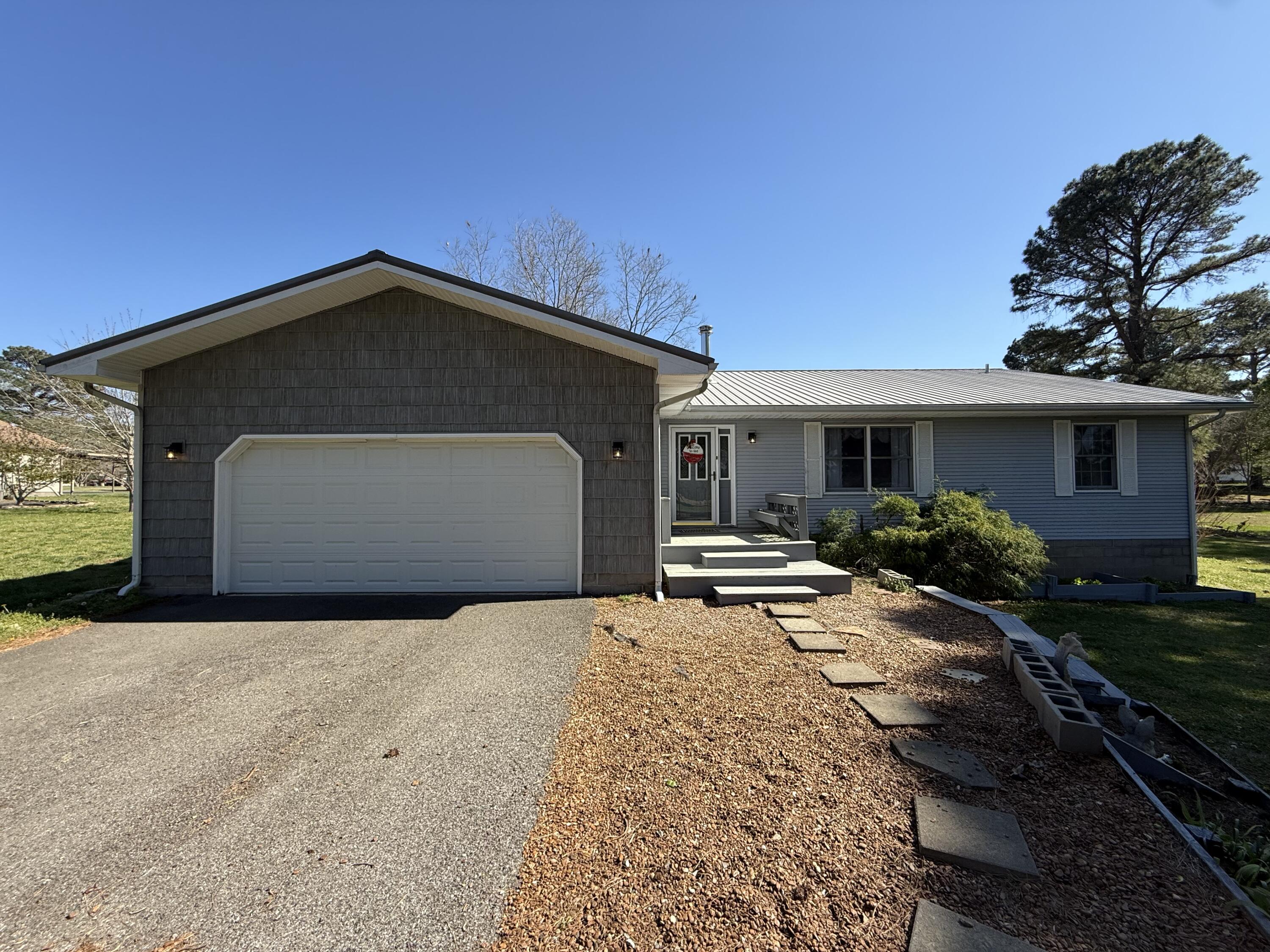 8078 Aurora Highway Property Photo 3