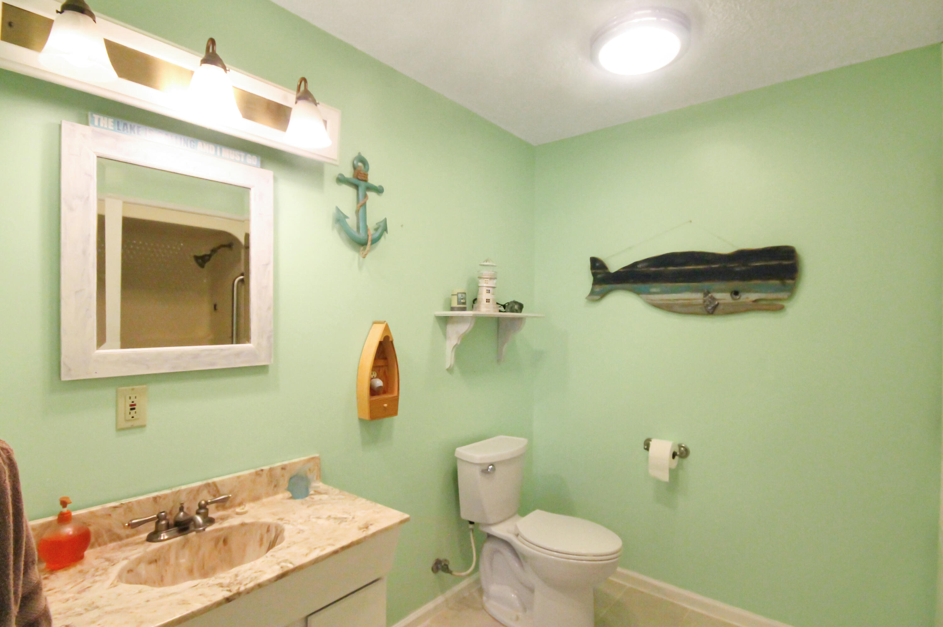 8078 Aurora Highway Property Photo 16