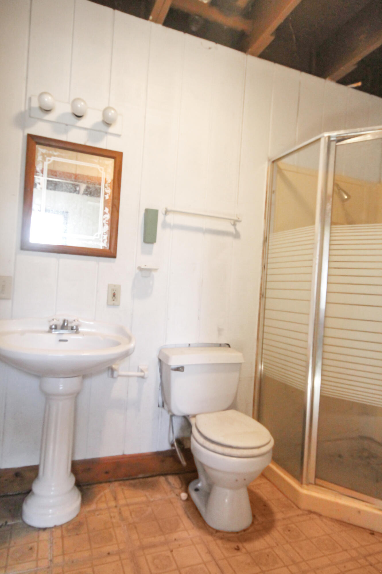 8078 Aurora Highway Property Photo 26