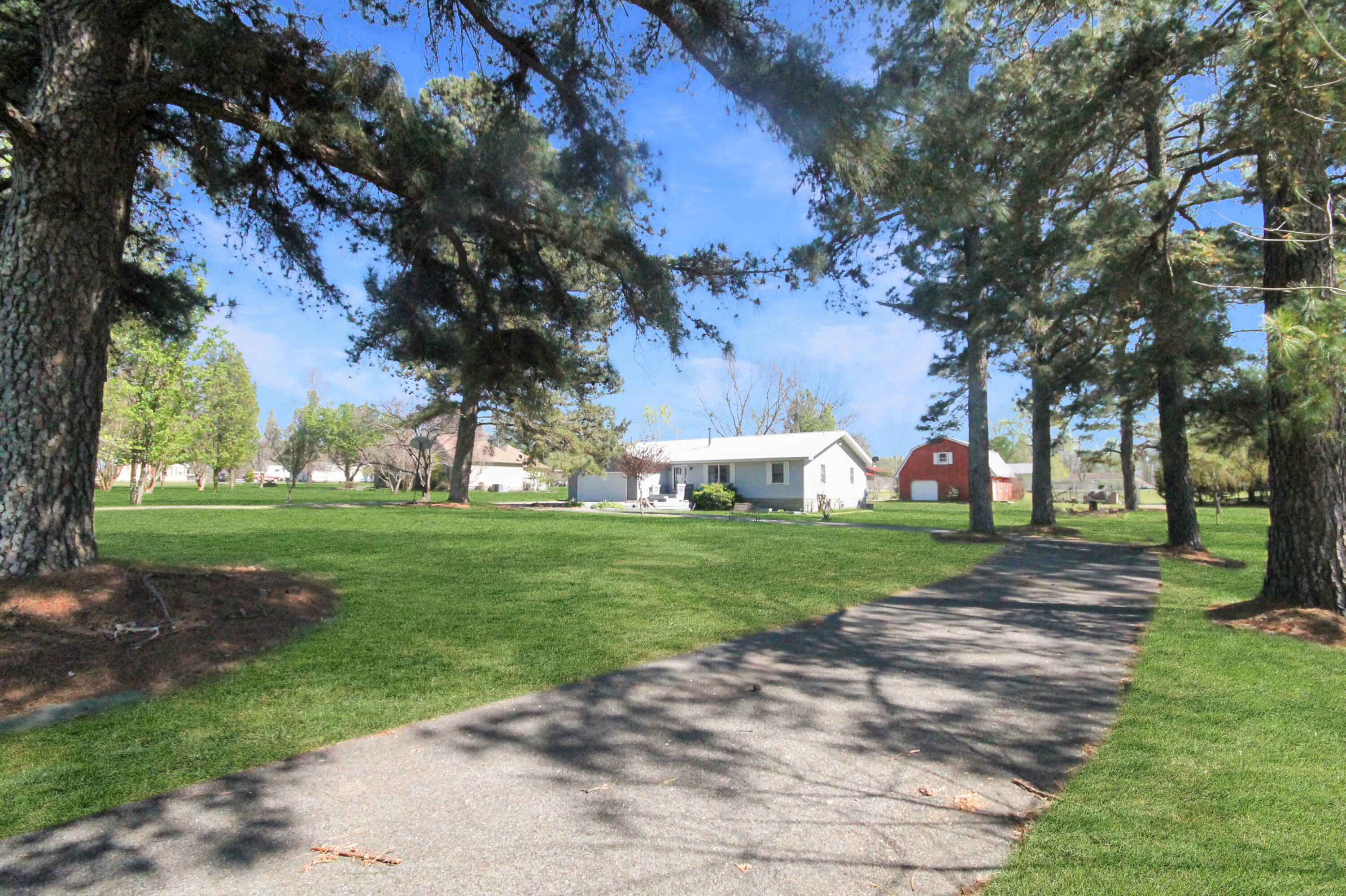 8078 Aurora Highway Property Photo 28