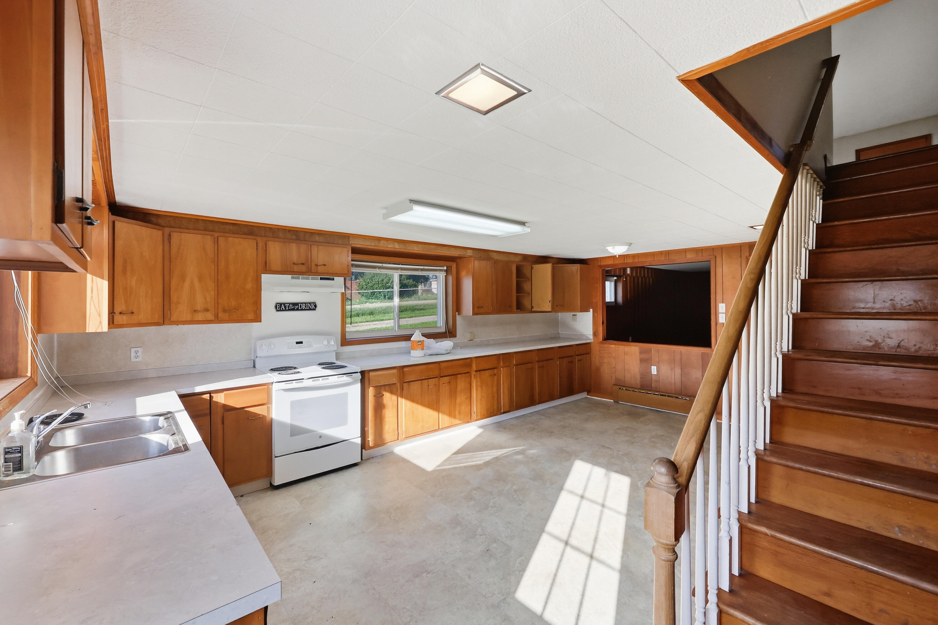 306 Laval Heights Property Photo 2