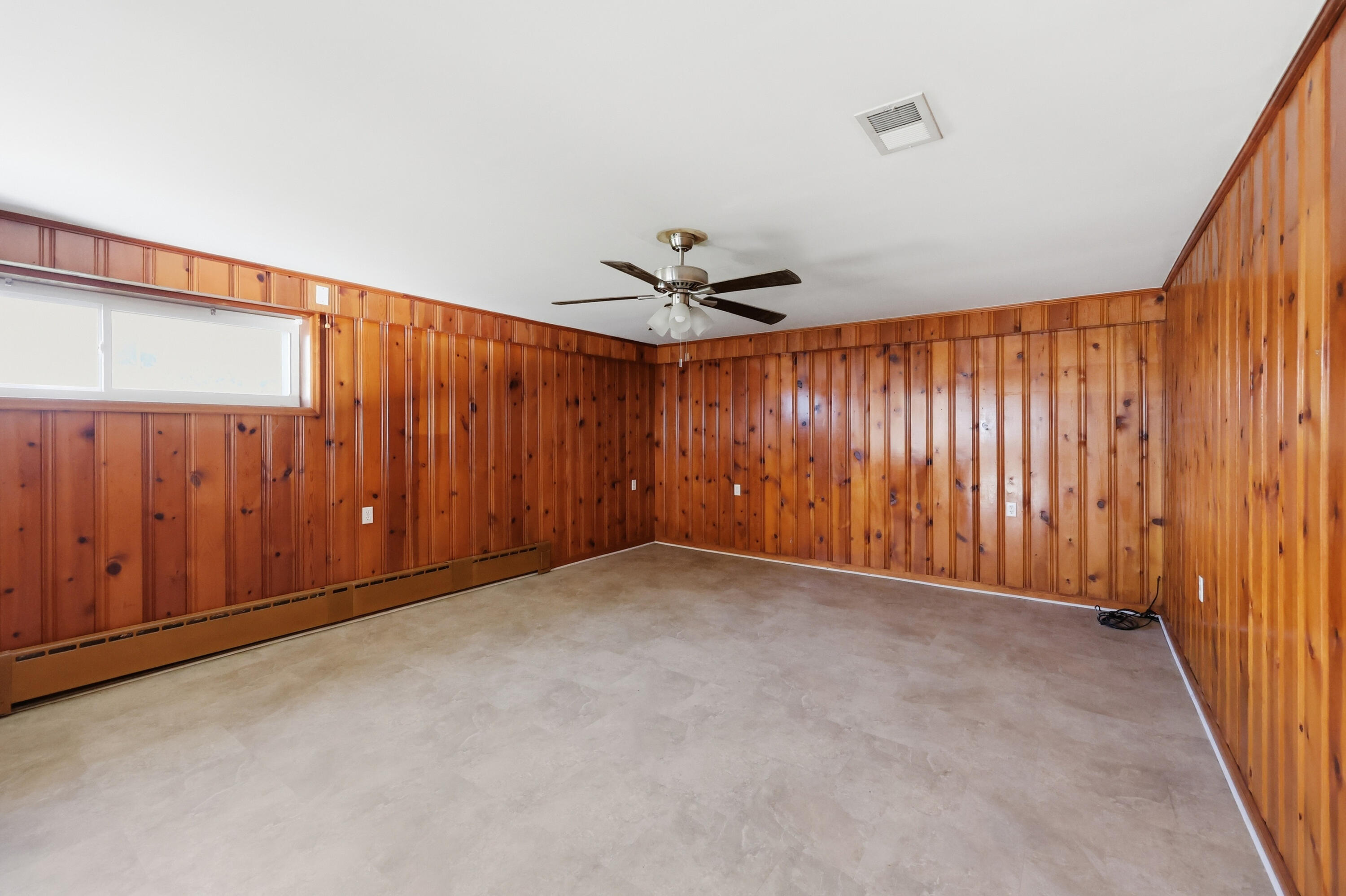 306 Laval Heights Property Photo 14