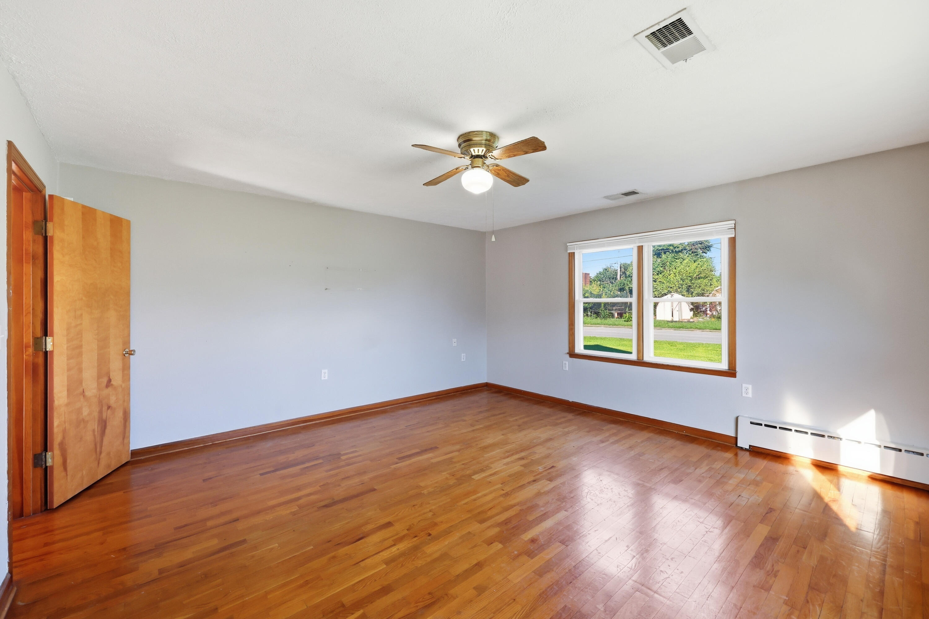 306 Laval Heights Property Photo 33
