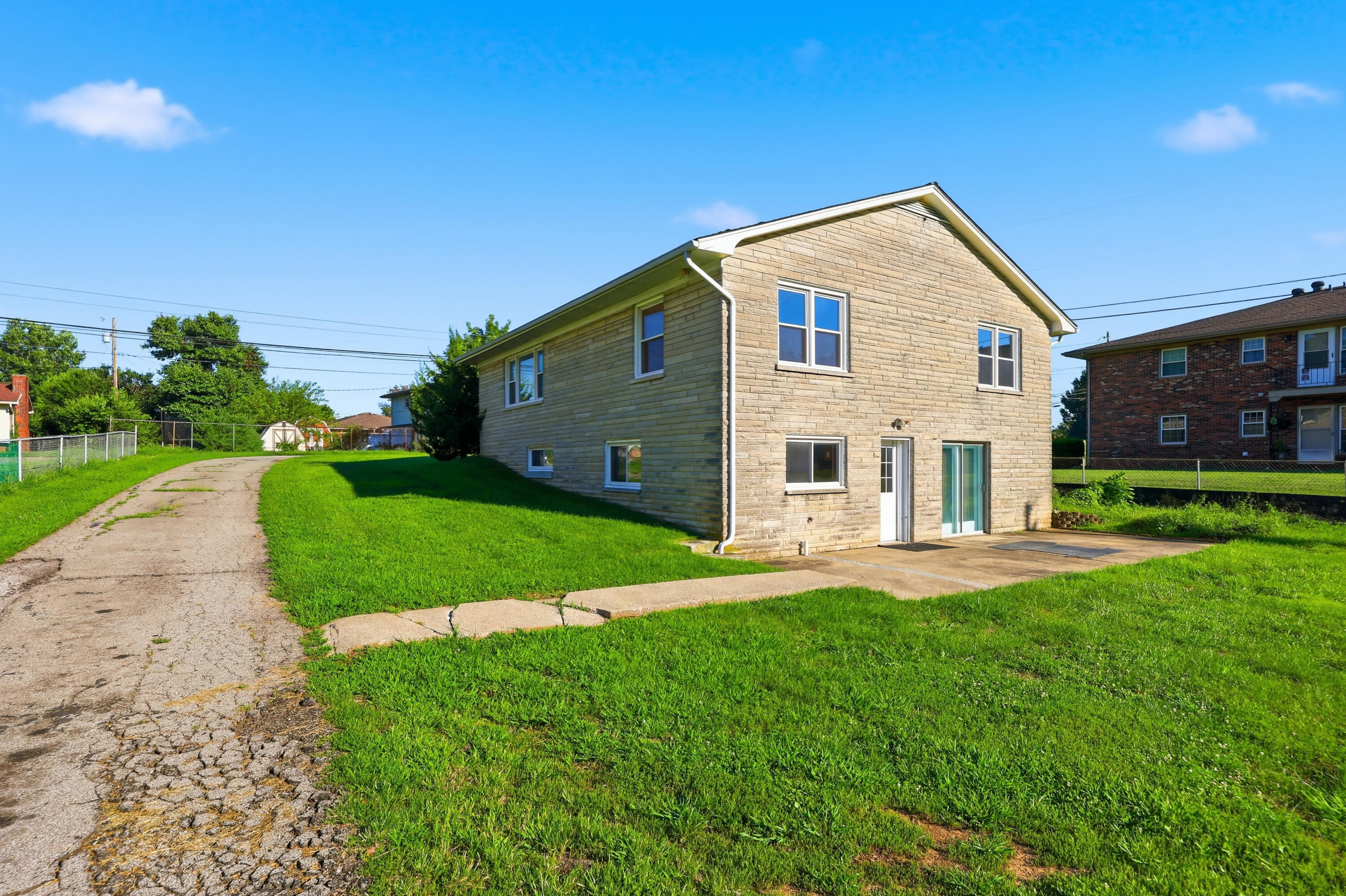 306 Laval Heights Property Photo 40