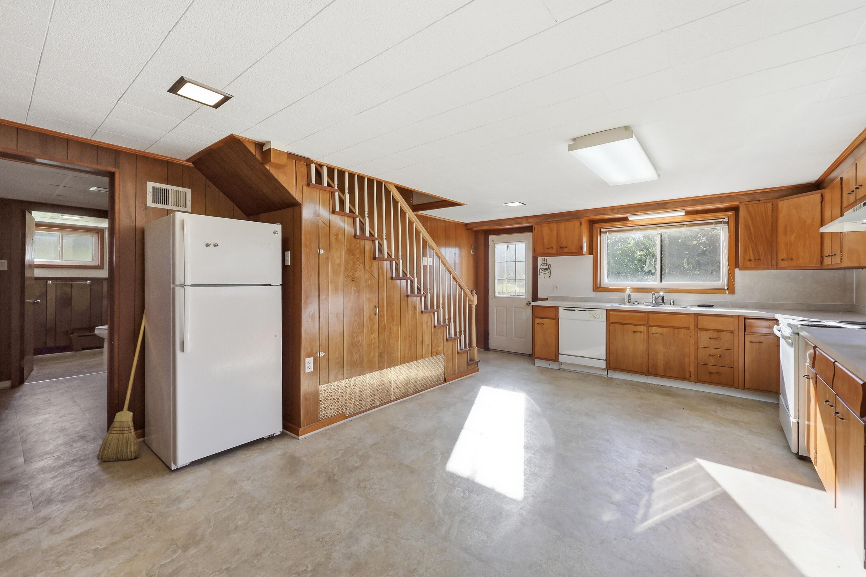 306 Laval Heights Property Photo 45