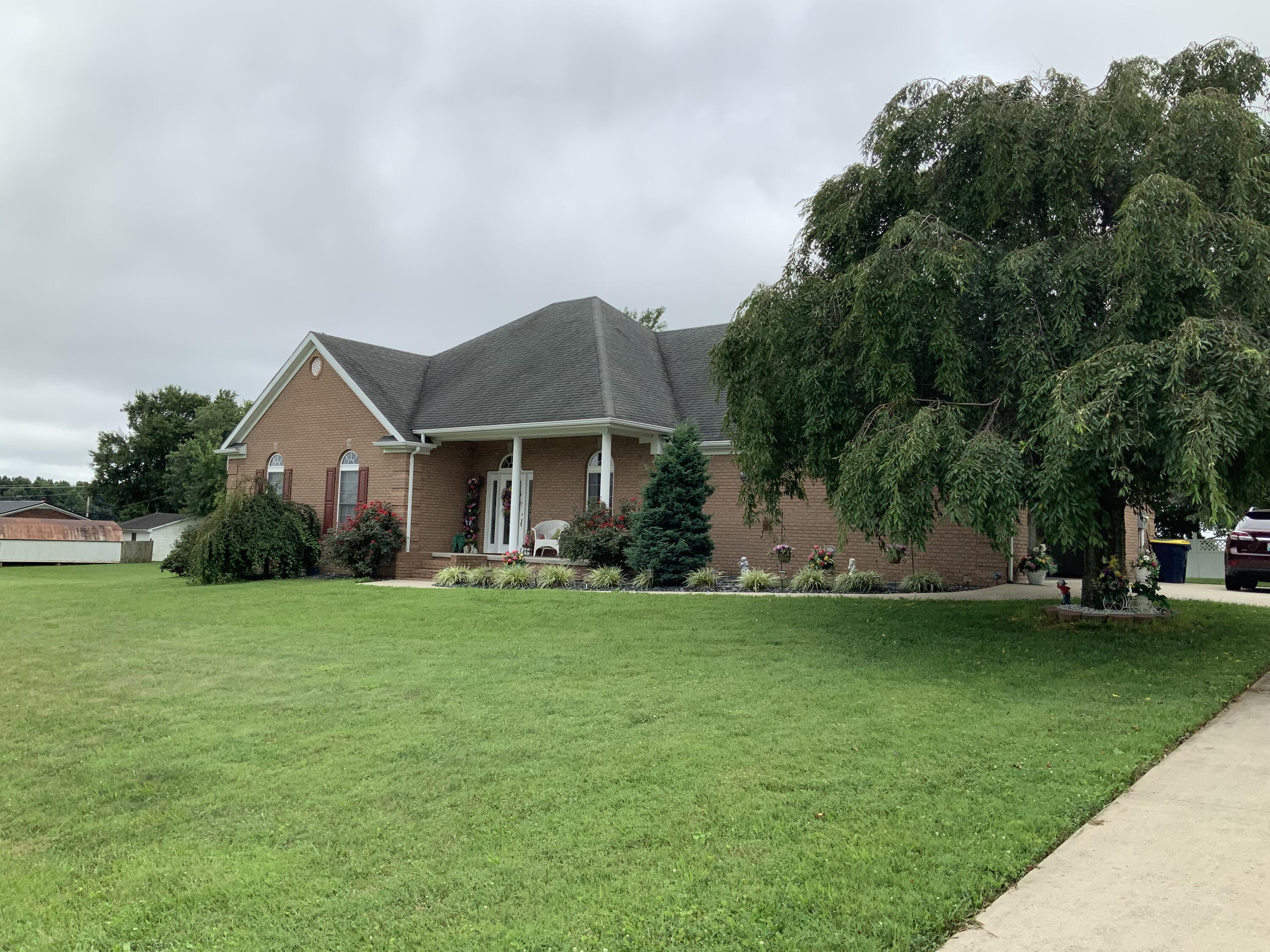 175 Manchester Lane Property Photo 4
