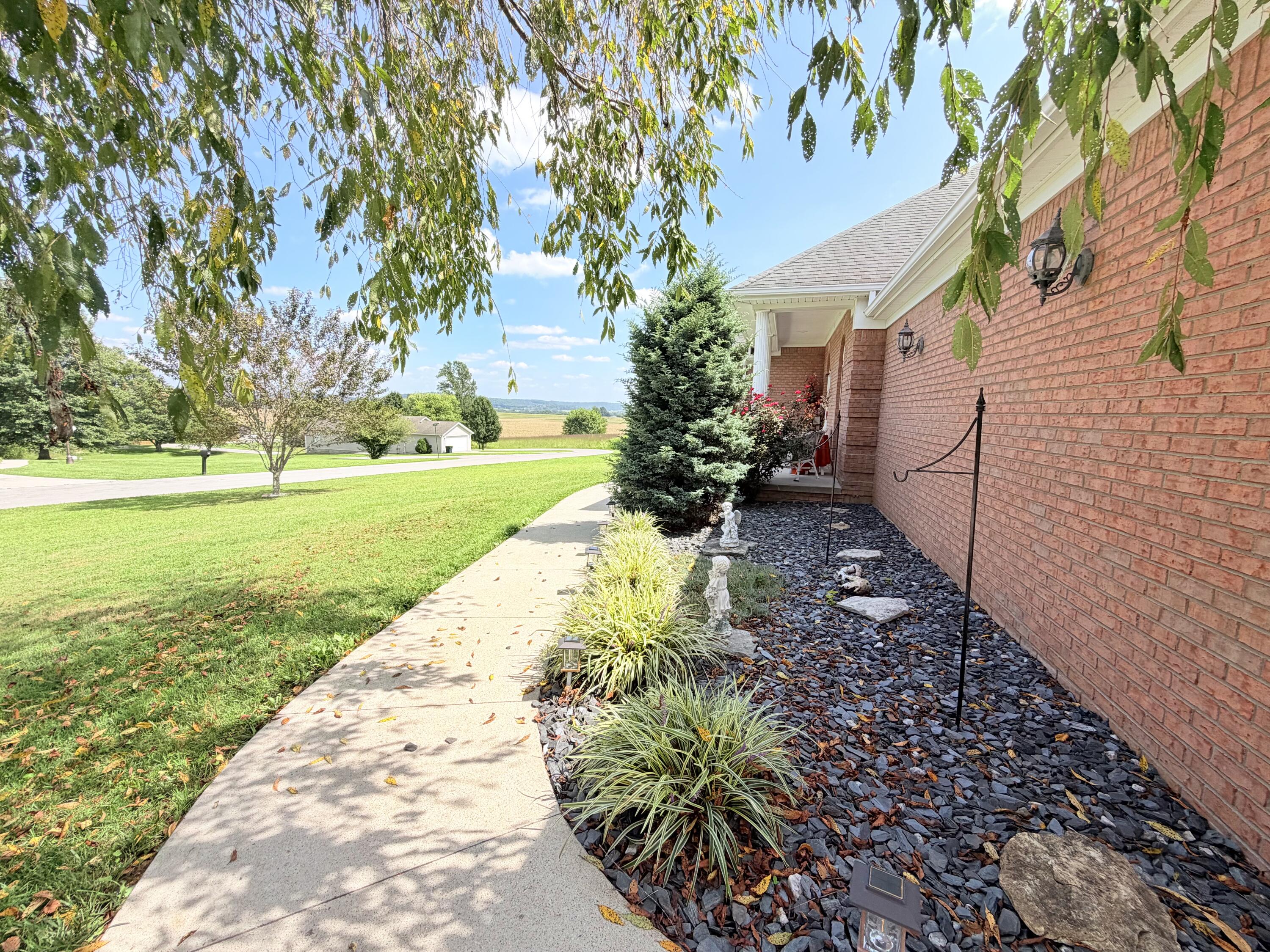 175 Manchester Lane Property Photo 7
