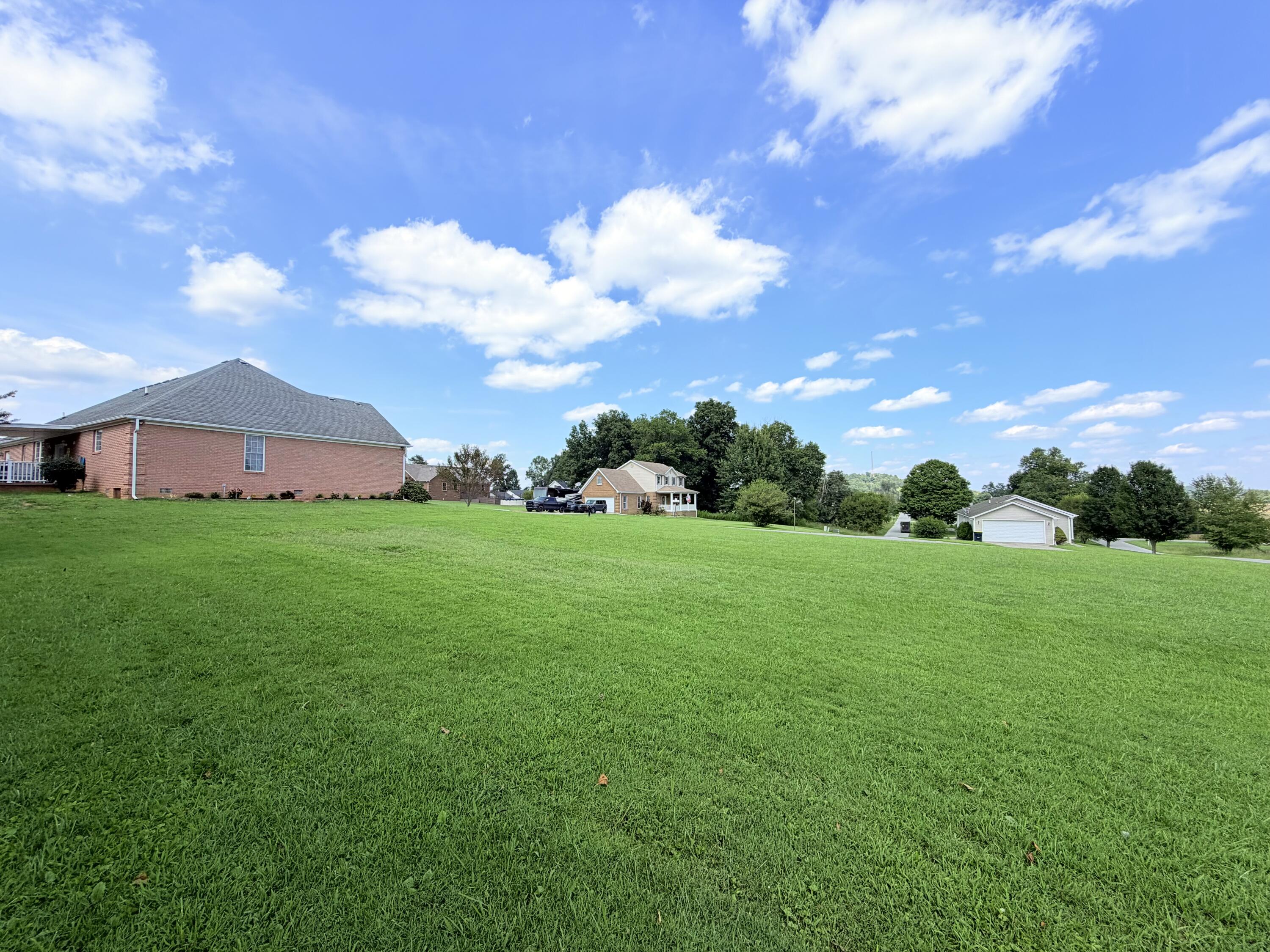 175 Manchester Lane Property Photo 14