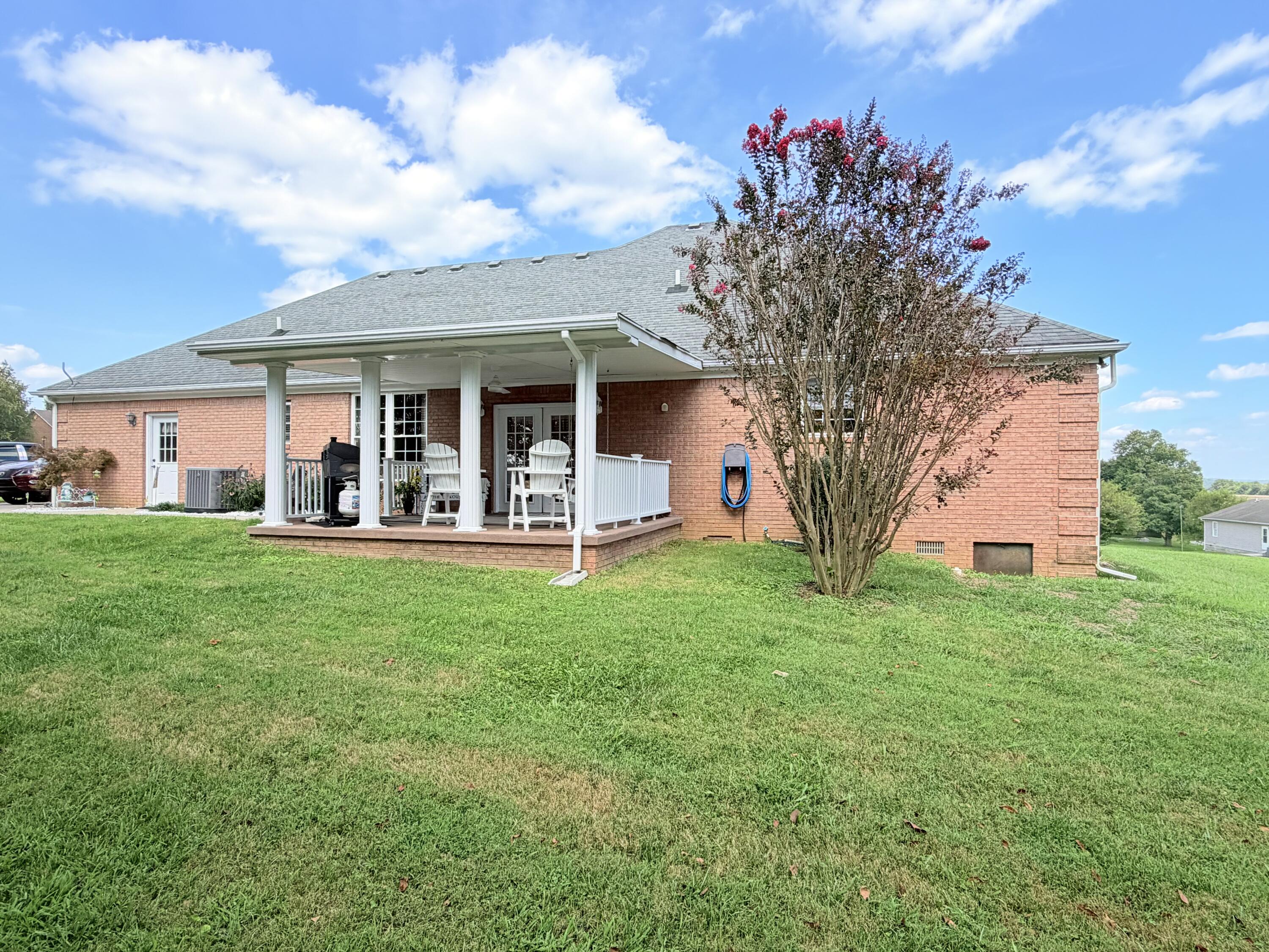 175 Manchester Lane Property Photo 17