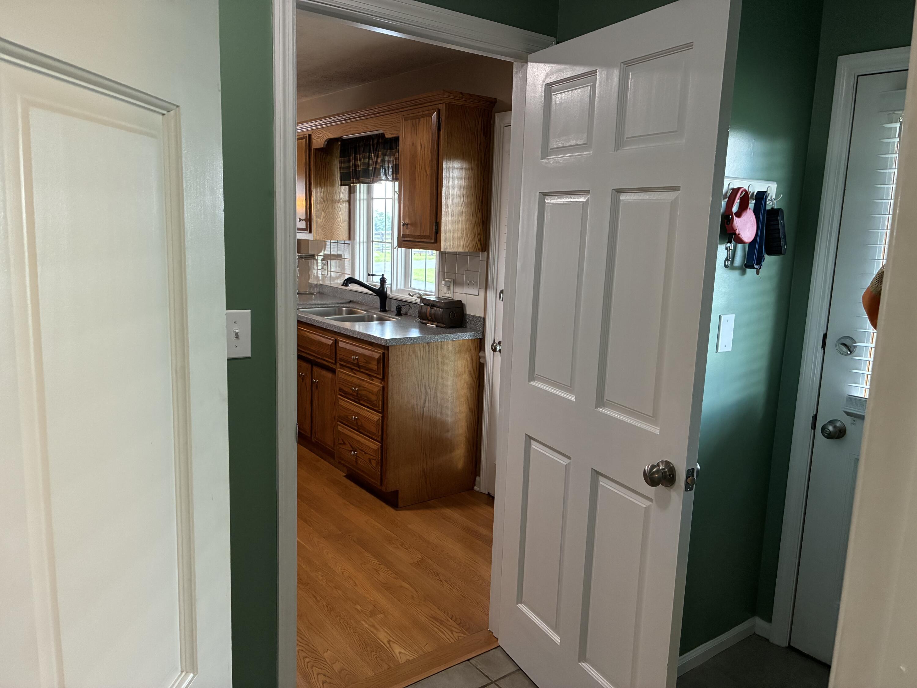 1835 Warwick Road Property Photo 24