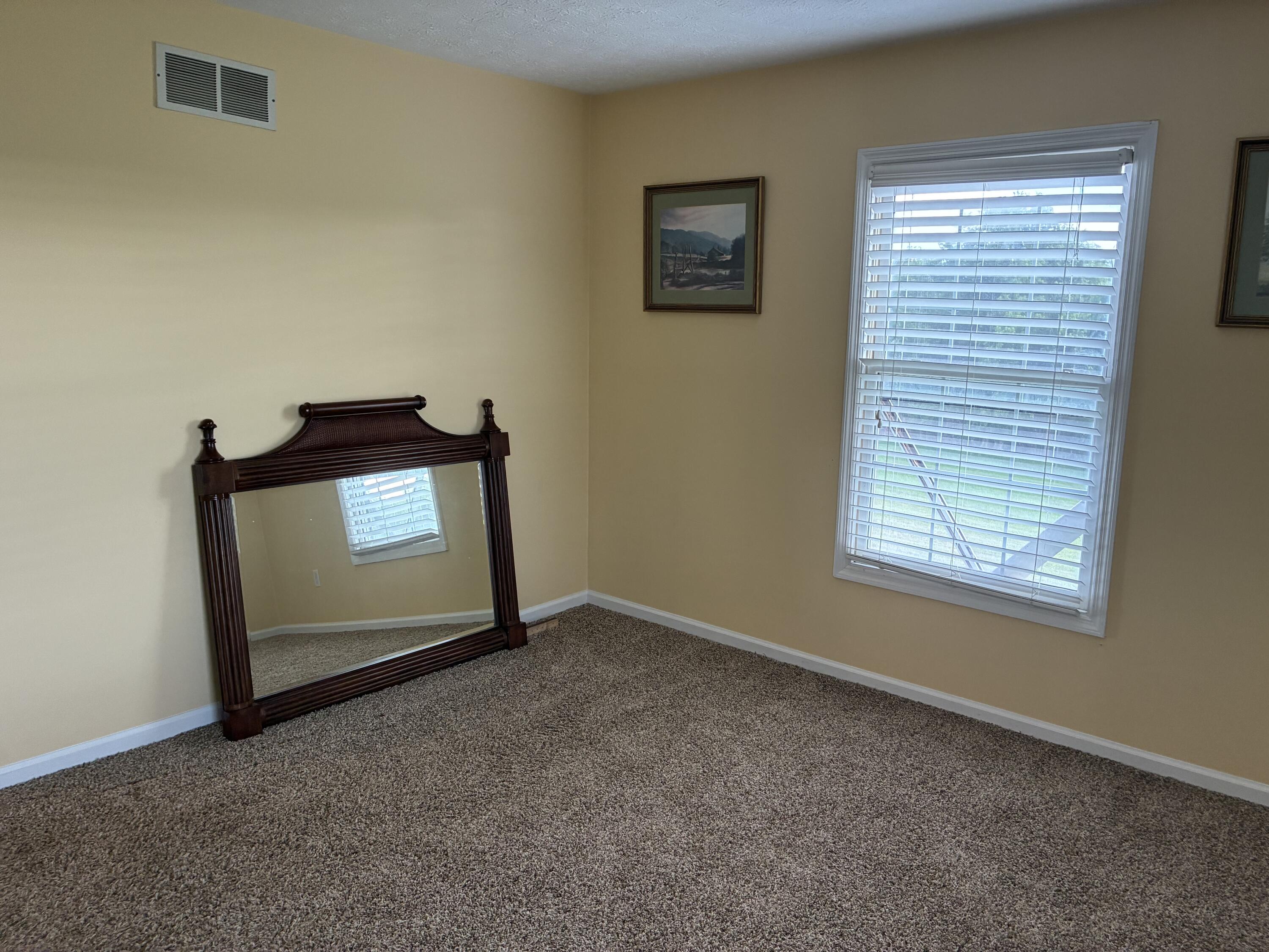 1835 Warwick Road Property Photo 37