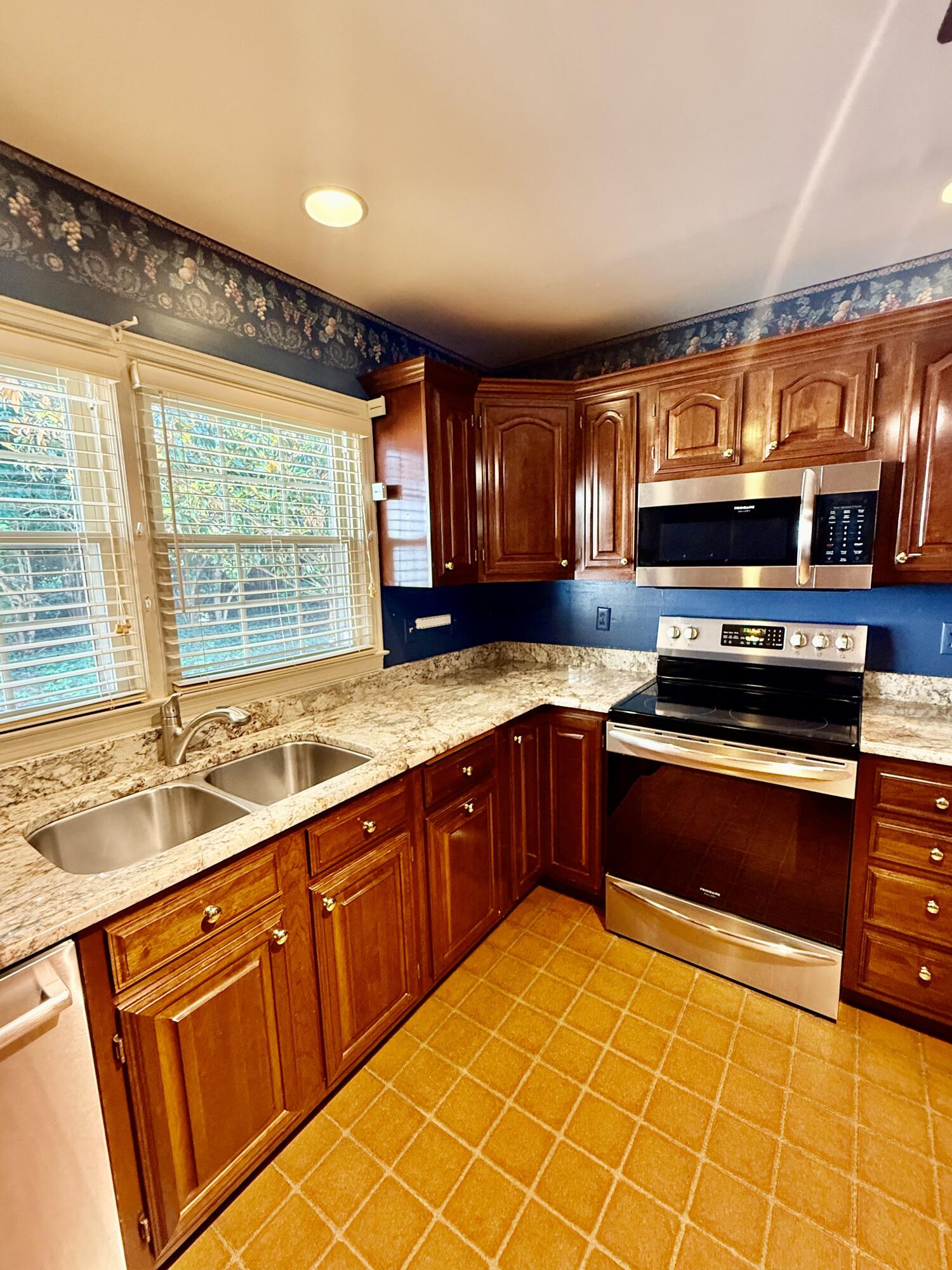 826 Glendover Cove Property Photo 8