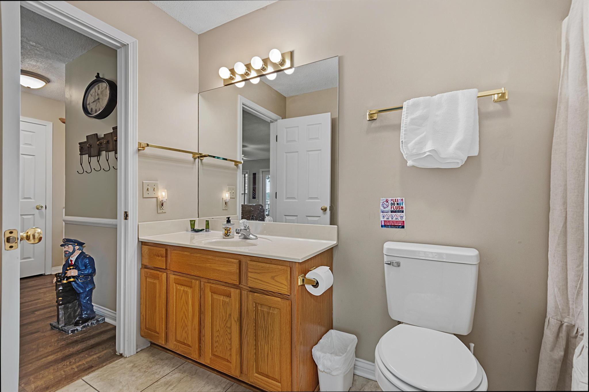 207 Hursthaven Court Property Photo 6