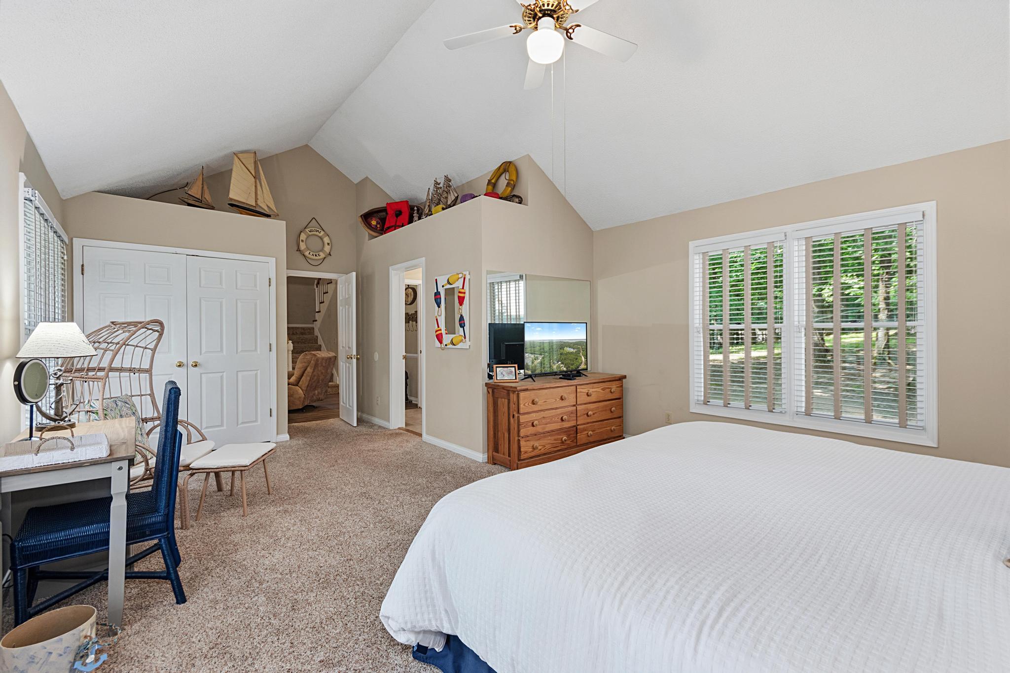 207 Hursthaven Court Property Photo 15